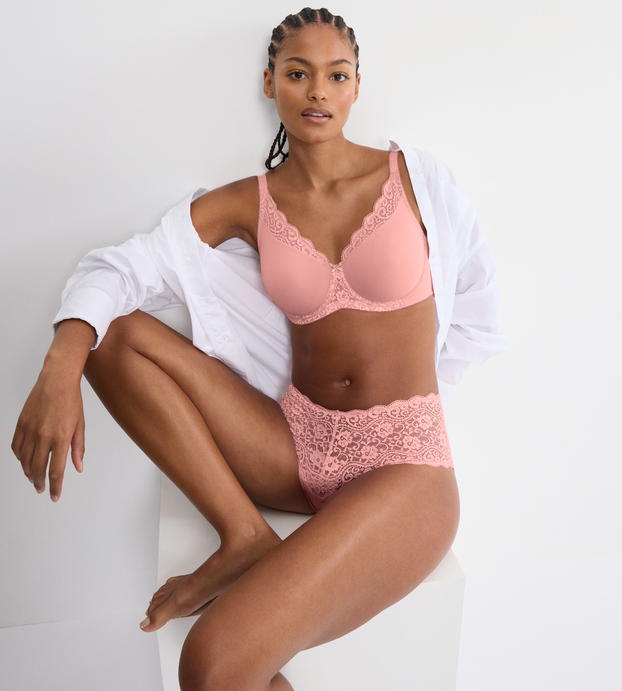 Triumph Soutien-gorge à armatures »Amourette W01« réduit visuellement la poitrine d'une taille de bonnet