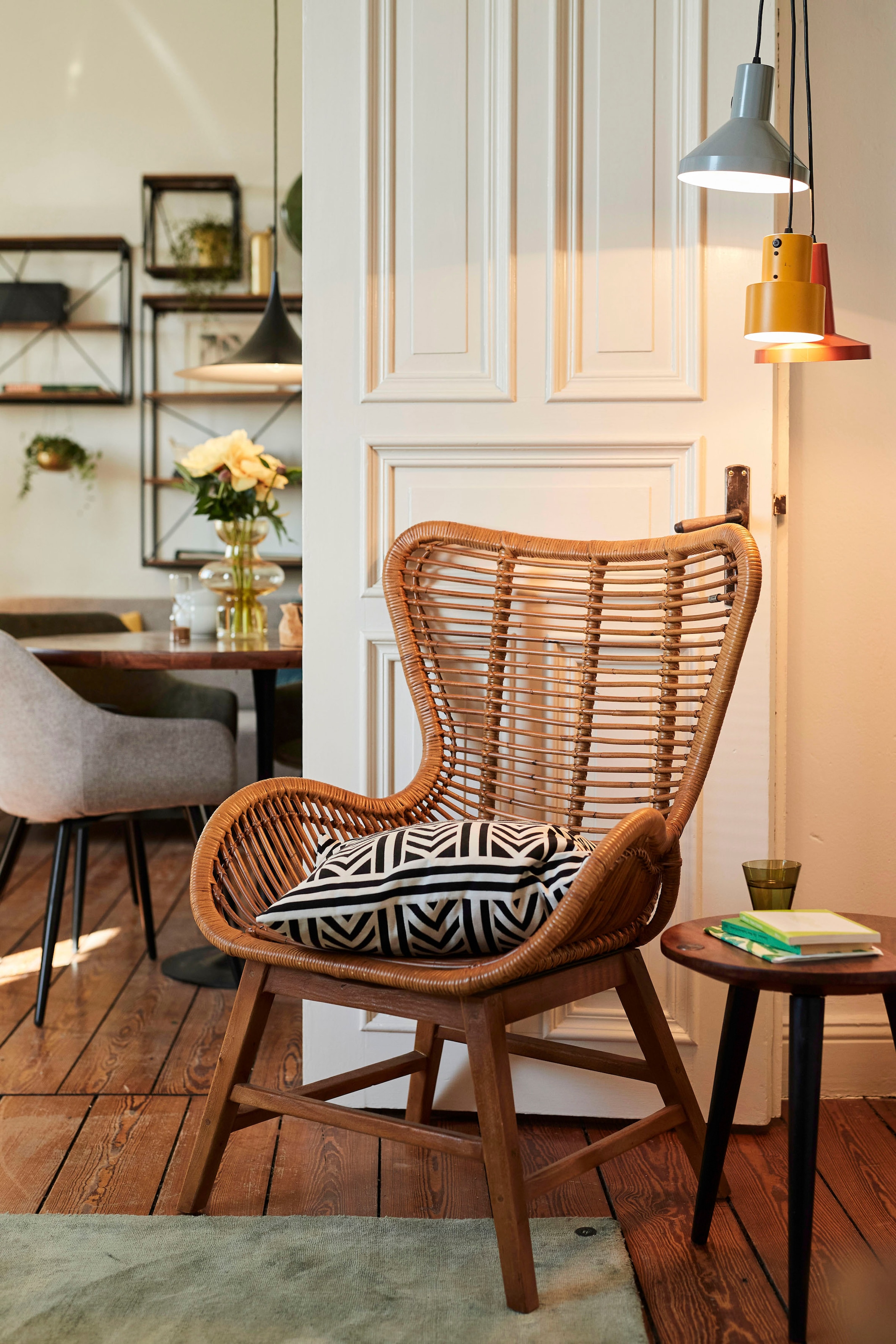 SIT Fauteuil »T-RATTAN ARMCHAIR« Rattanarmlehnstuhl mit Teakholzgestell und organischer Form