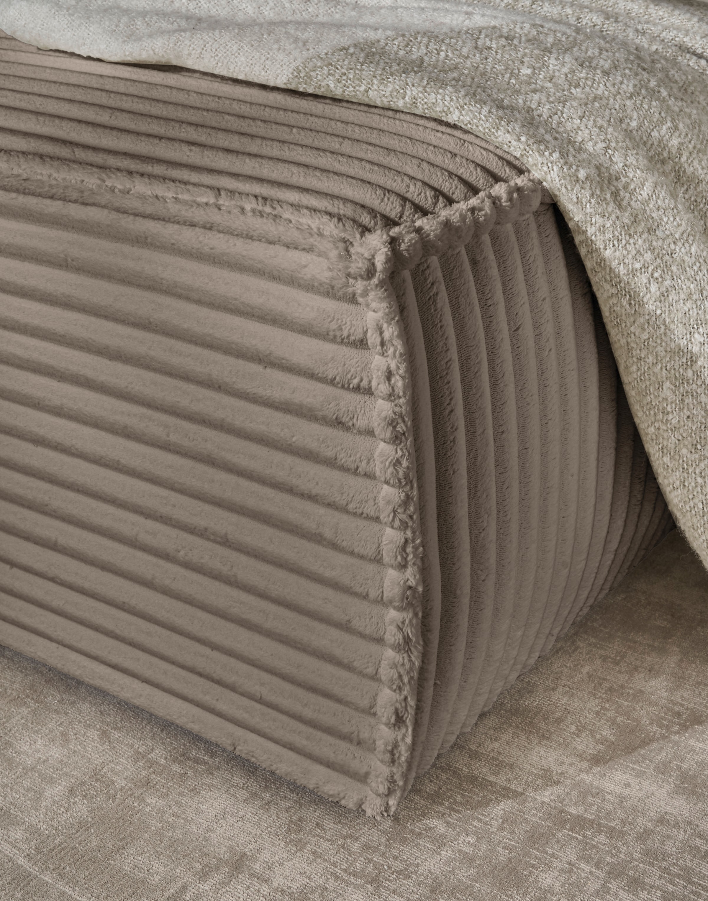 GOODproduct Hocker »FINNLEY, Polsterhocker in Bouclé, Struktur fein u. Mega Cord verfügbar« passend zum Loveseat der Serie Finnley