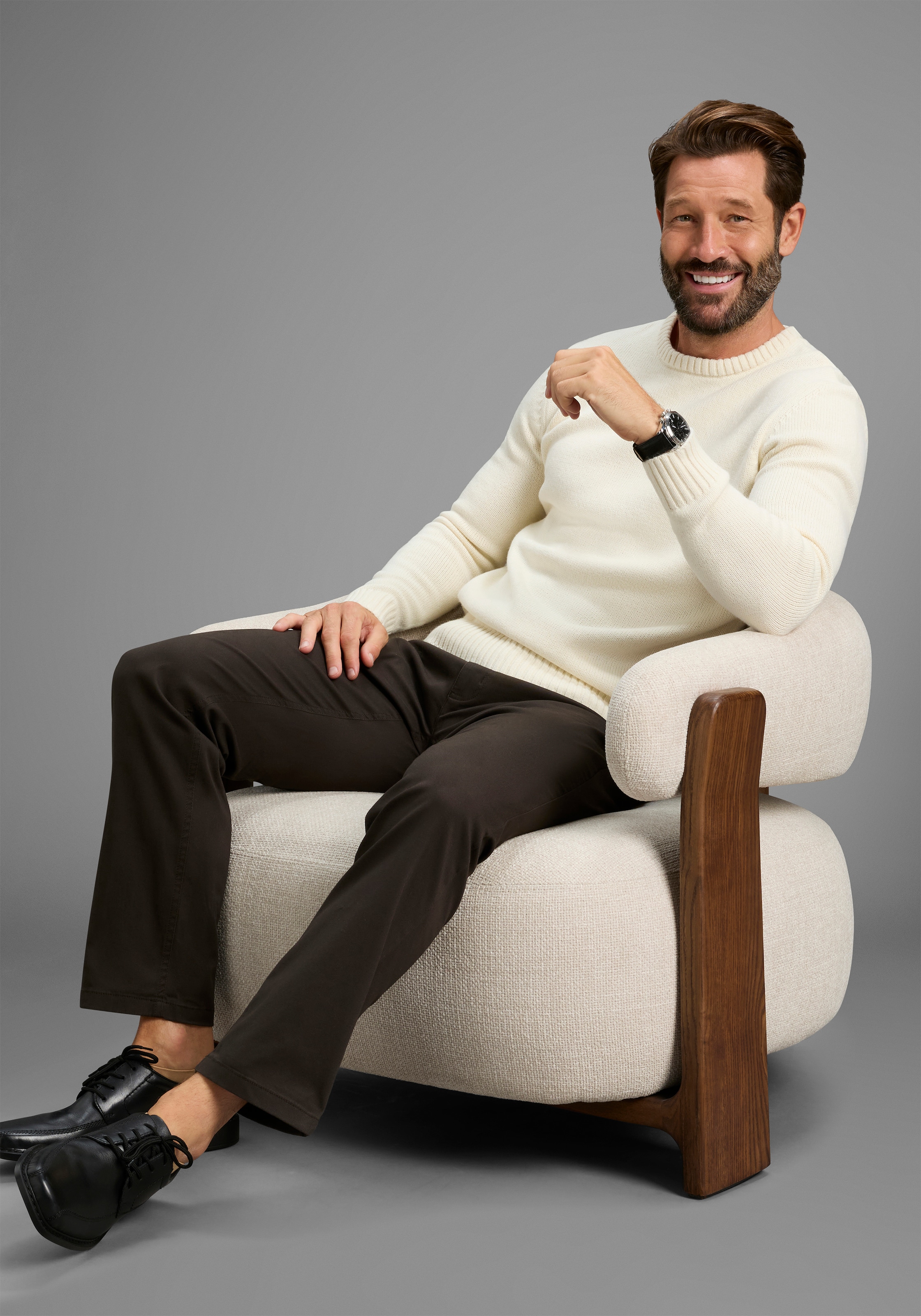 Man's World Pull à col rond »Neue Kollektion! Zeitlos & vielseitiger Basic Style« melierte Optik ,weicher Griff, Perfekt für die kältere Jahreszeit