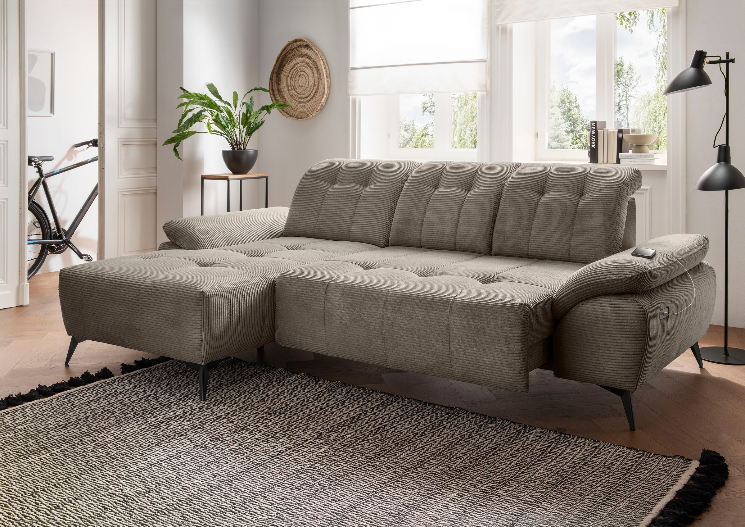 Home affaire Ecksofa »Lazio modern und bequem, schmale Armlehnen, tolle Detailverarbeitung« zwei verschiedene Fussfarben wählbar