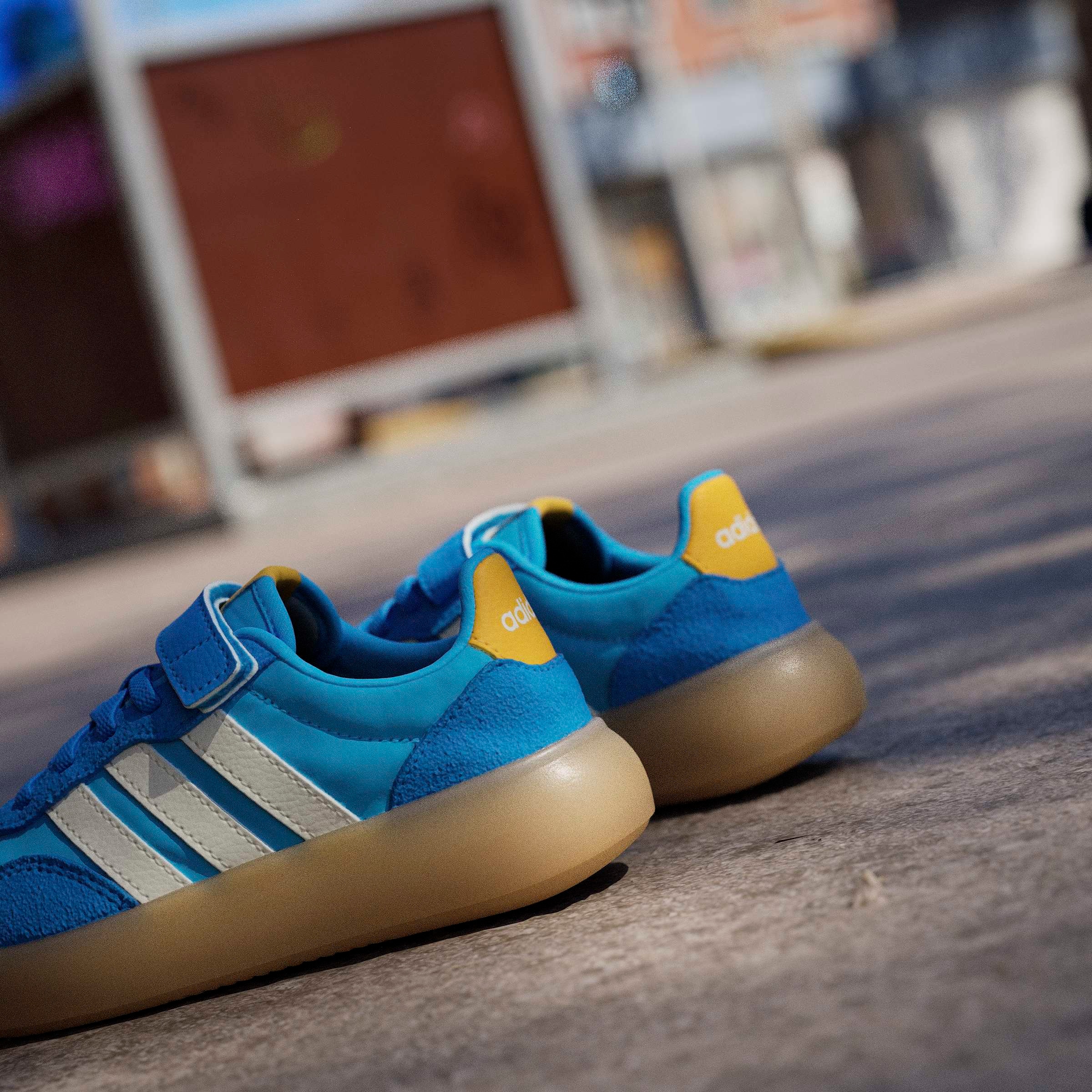 adidas Sportswear Sneaker »BARREDA DECODE  KIDS«  inspiriert vom Design des Handball Spezial, für Kinder & Jugendliche