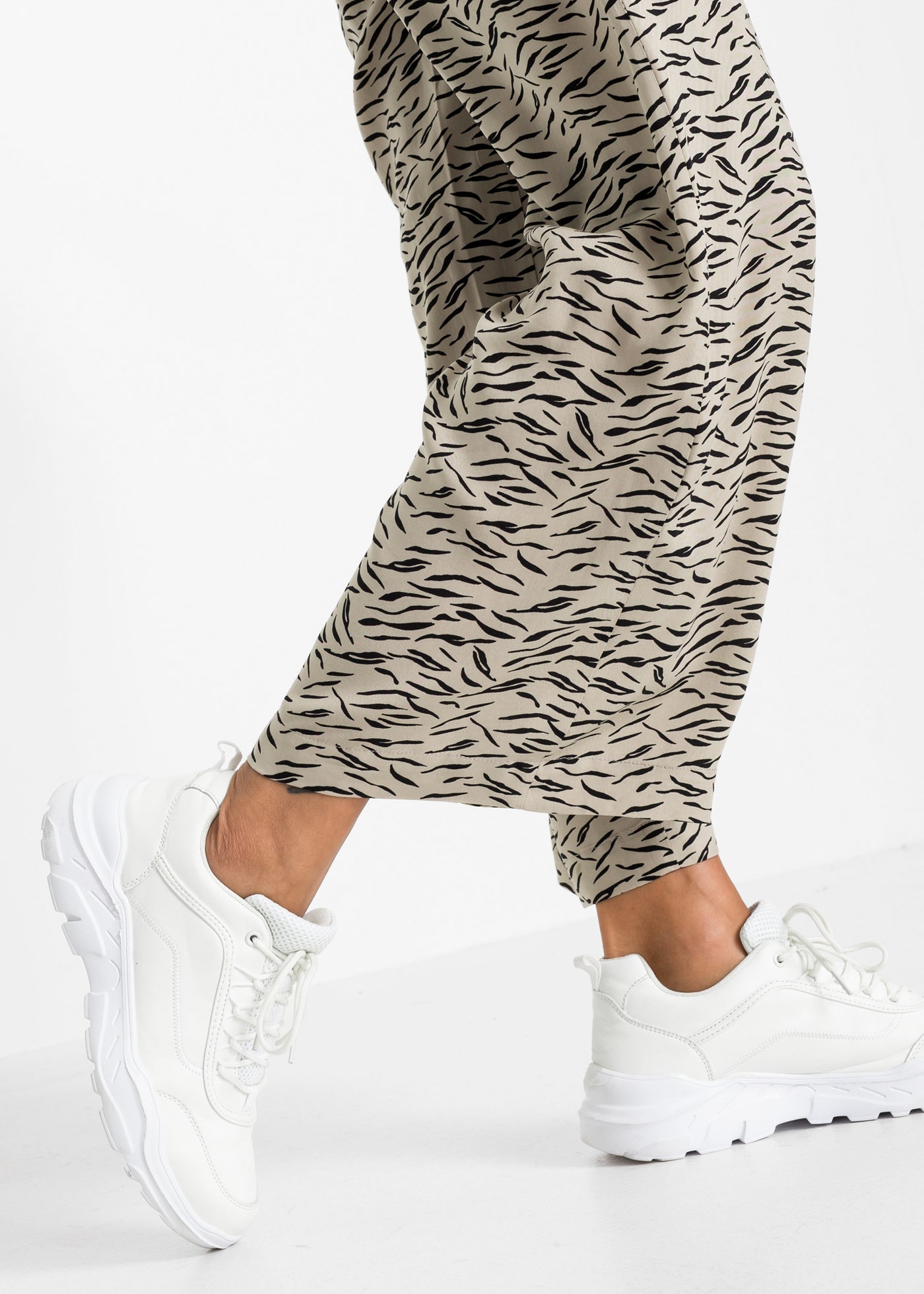 bonprix Pantalon palazzo  aus Viskose, lockere Passform, weiter Bein, casual Stil