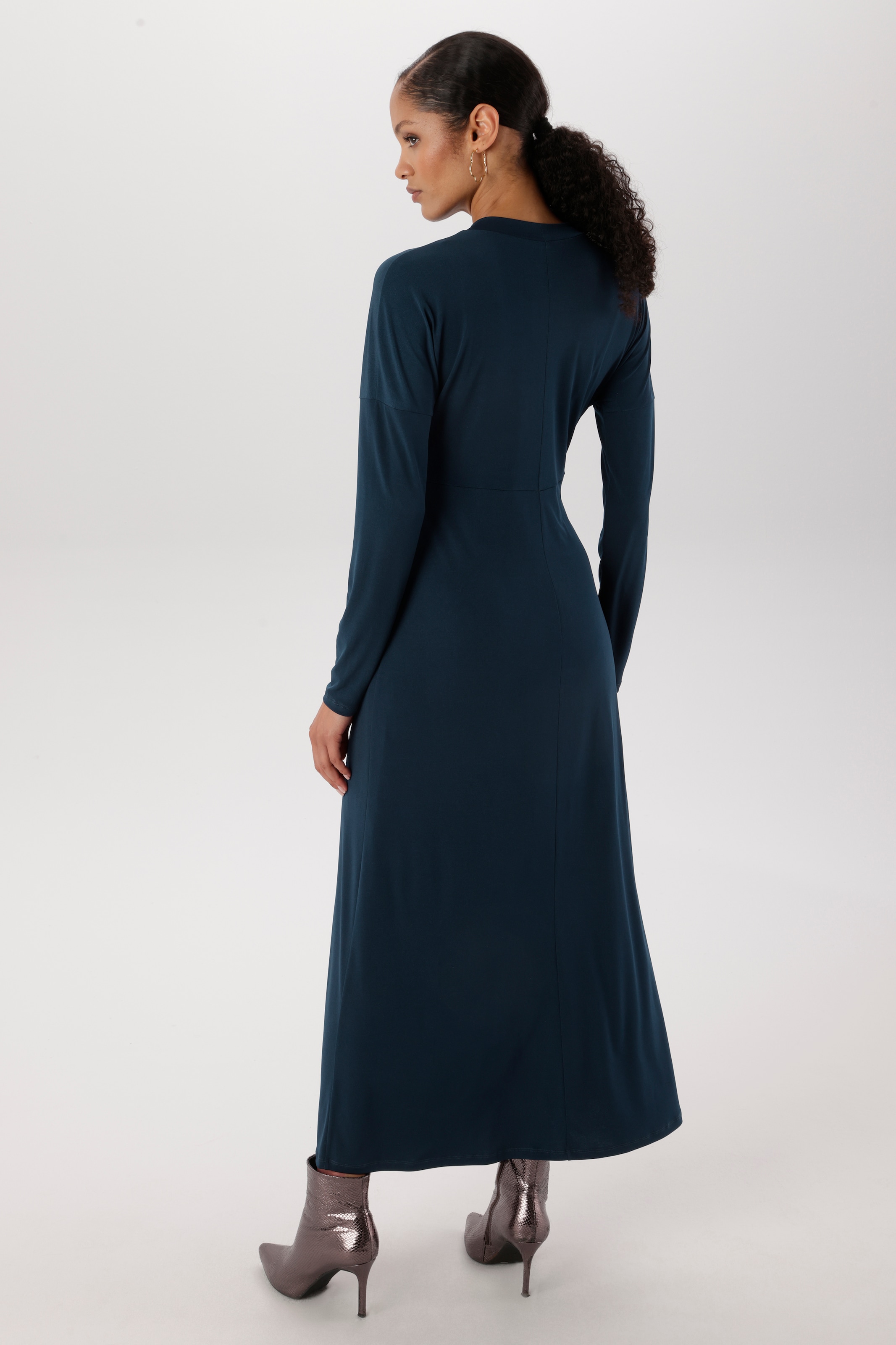 Aniston SELECTED Maxi robe fronces flatteuses avec broche décorative - NOUVELLE COLLECTION