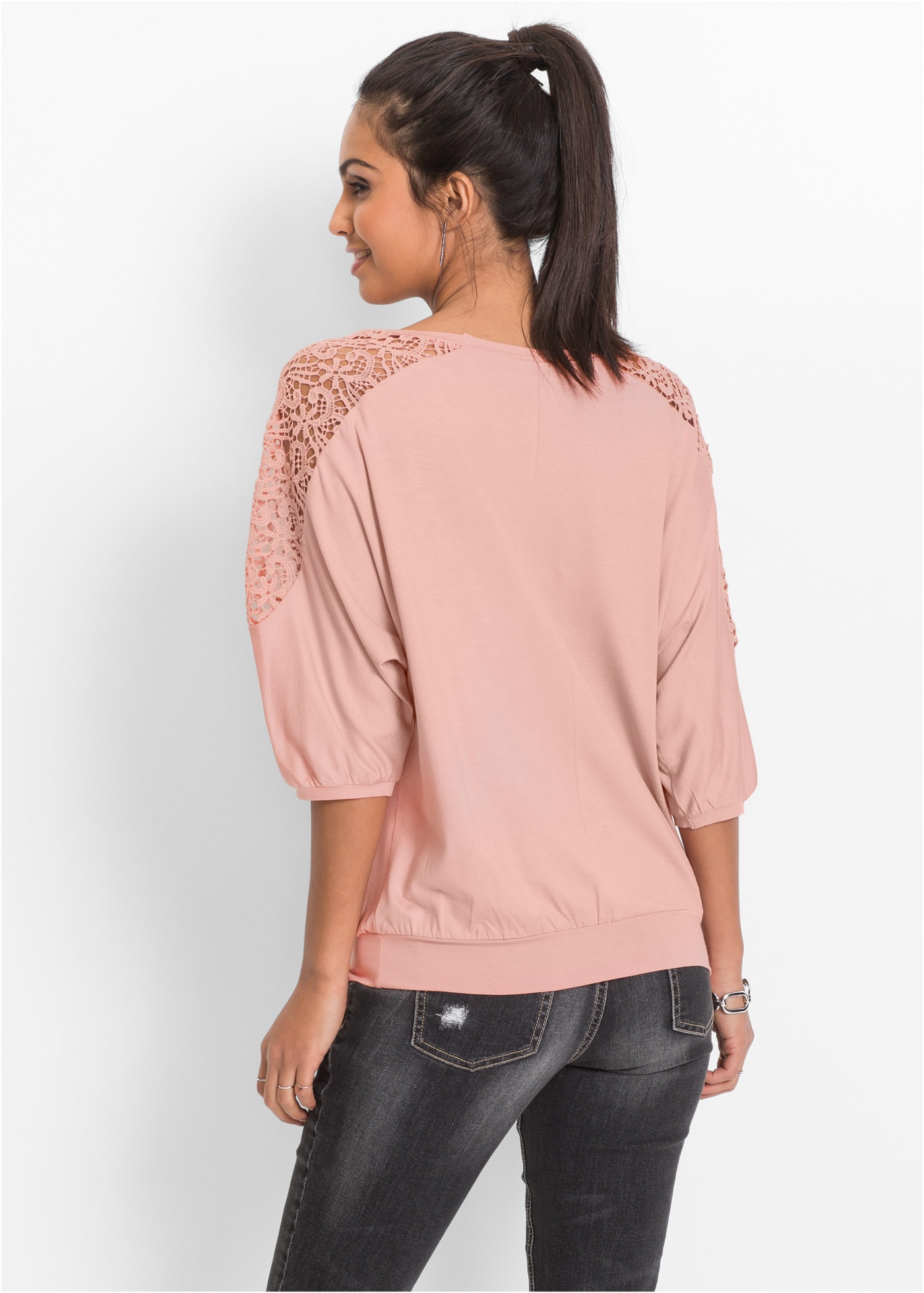 bonprix Oversize-Shirt oversized, 3/4-Fledermausärmel mit Cut-Outs mit Spitzeneinsätzen