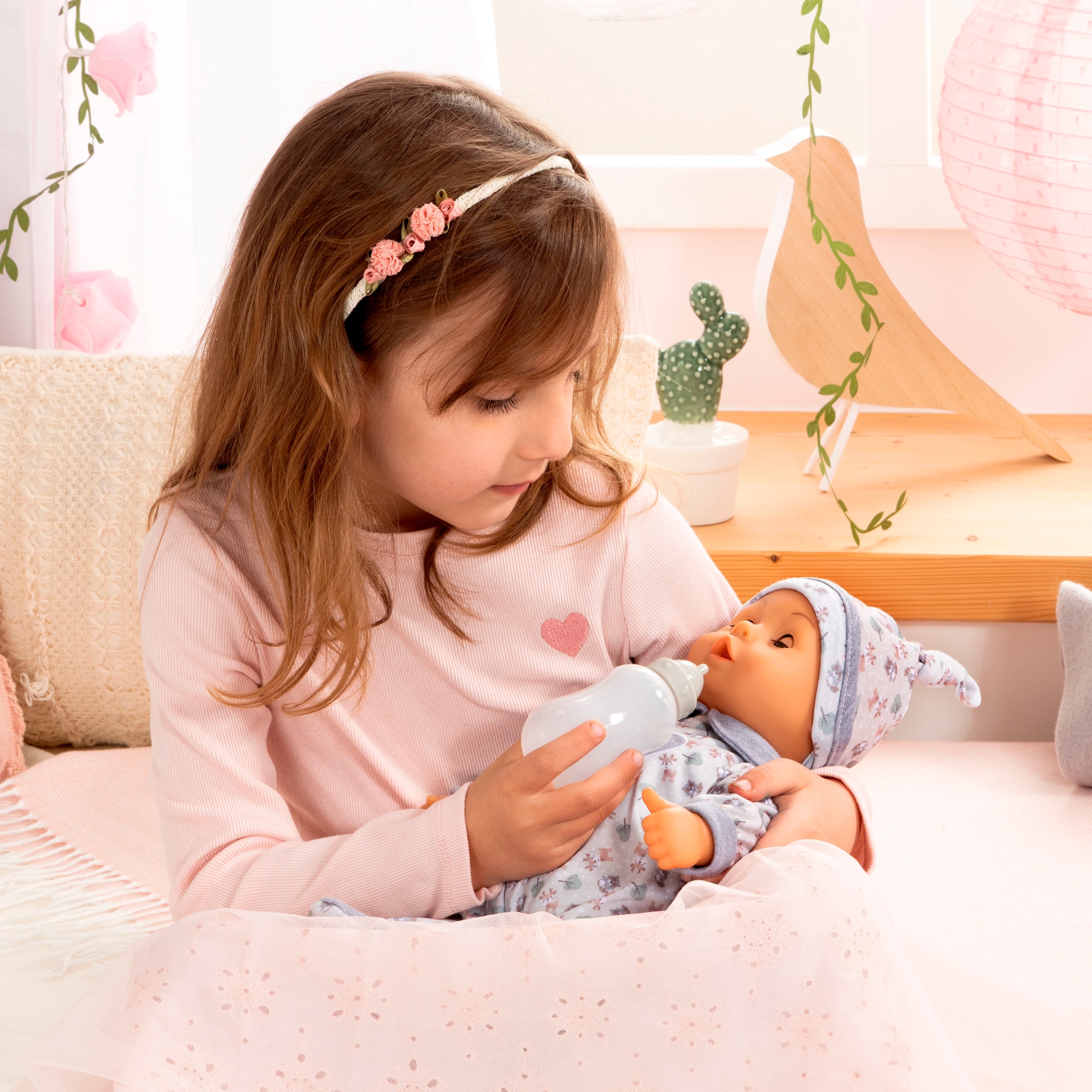 Bayer Babypuppe »First Words Baby, 38 cm, grau« mit Schlafaugen und Babygeräuschen