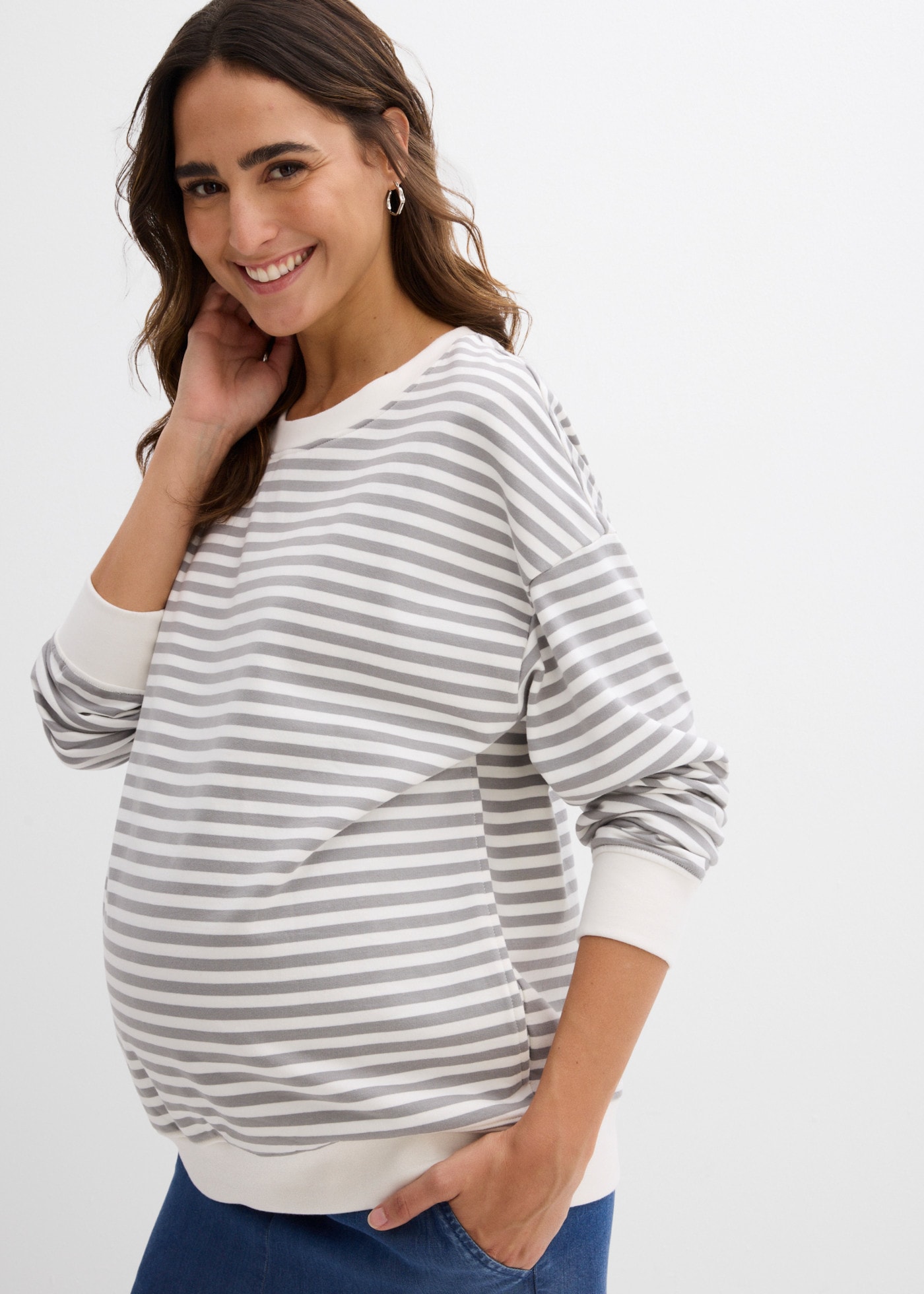 bonprix T-shirt de grossesse avec ouvertures discrètes pour l'allaitement, en coton et viscose, coupe ample