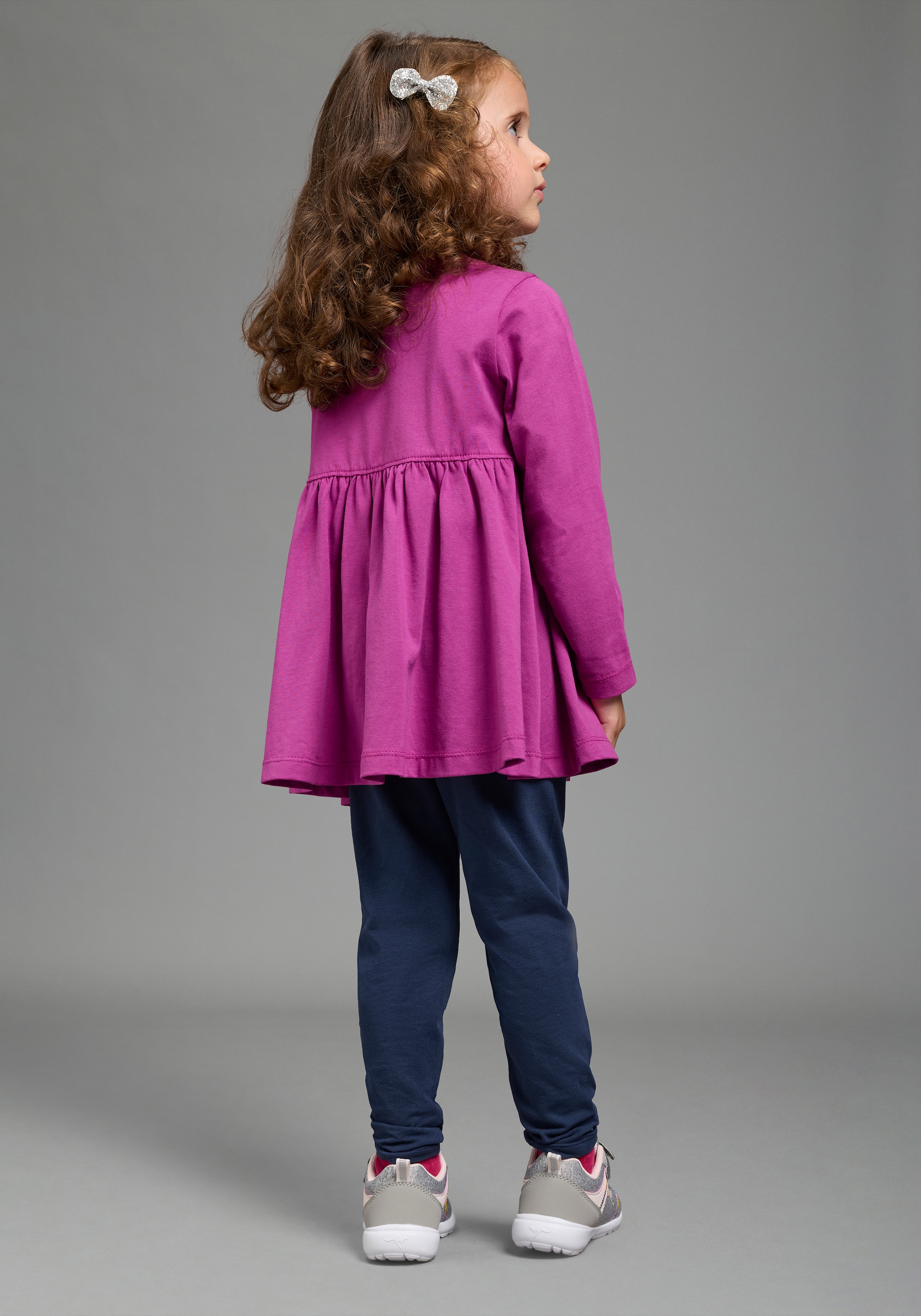 KIDSWORLD Langarmshirt & Leggings »2tlg. Set Shirt + Leggings mit schöner Paillettenapplikation« Set, 2, 2 Süsses Outfit für kleine Mädchen