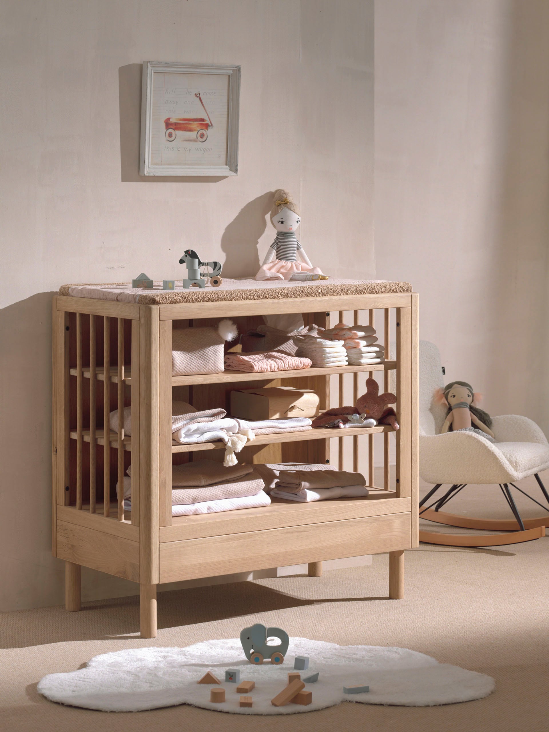 Vipack Commode à langer »Wickelregal aus massvier Eiche natur geölt, zeitloses Design« bis 11 kilos avec 3 compartiments spacieux, construit stable et solide 100 cm