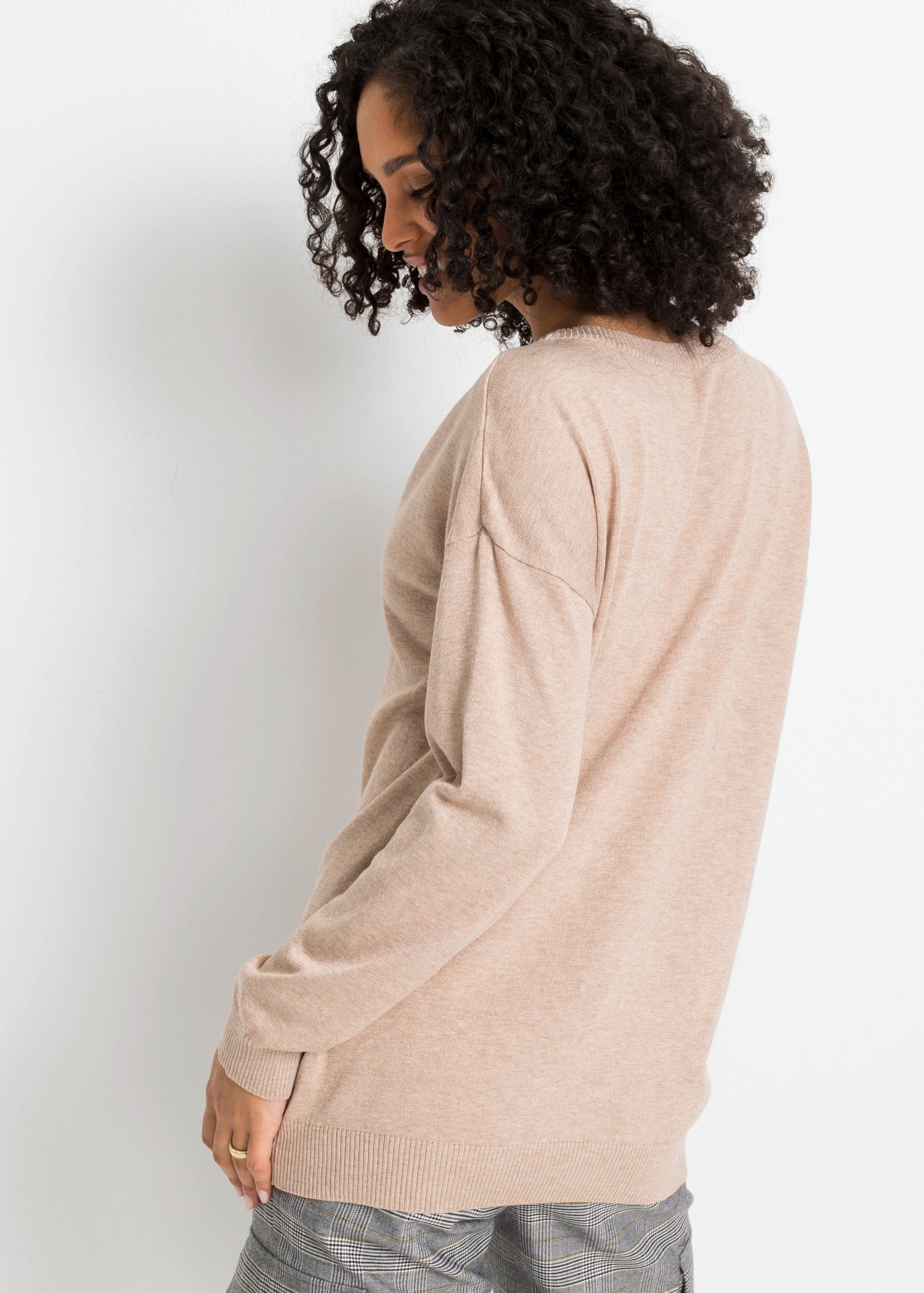 bonprix Strickpullover kuschelweiches Material, Oversize-Passform, V-Ausschnitt