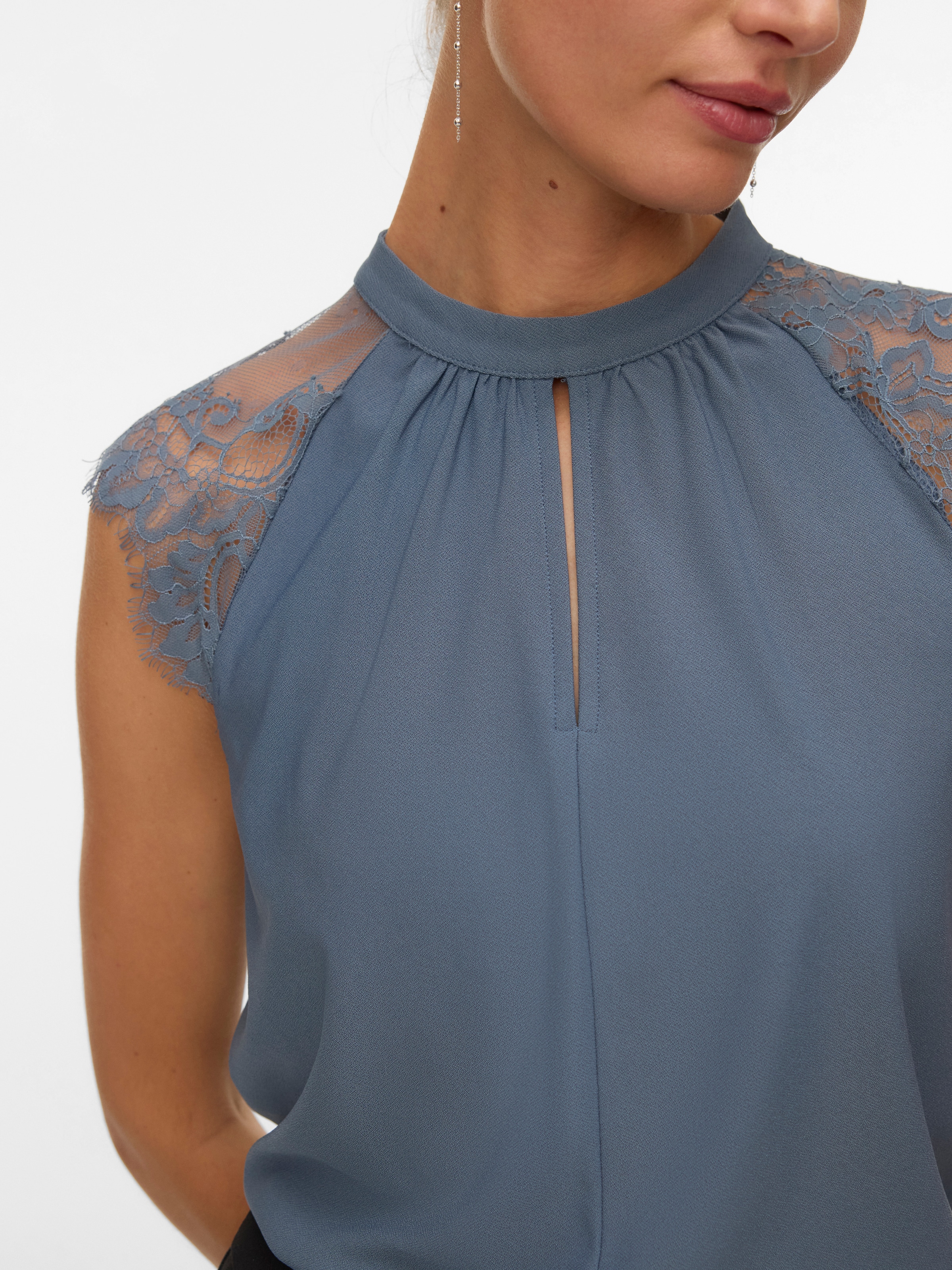 Vero Moda Spitzentop »VMMILLA SL LACE TEE« Materialmix, regular fit