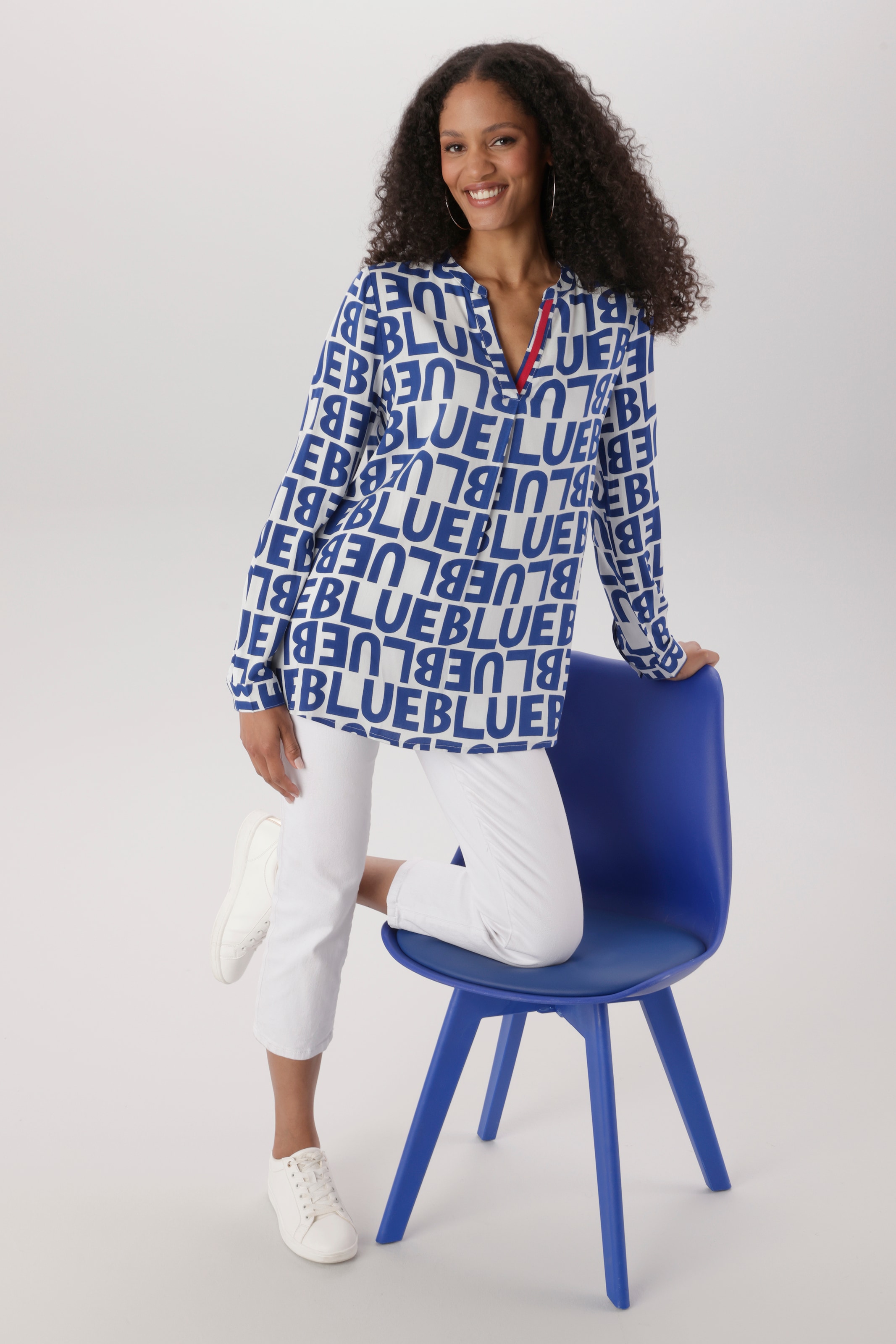 Aniston SELECTED Blouse à enfiler avec dégradé de lettres raffiné et tendance - NOUVELLE COLLECTION