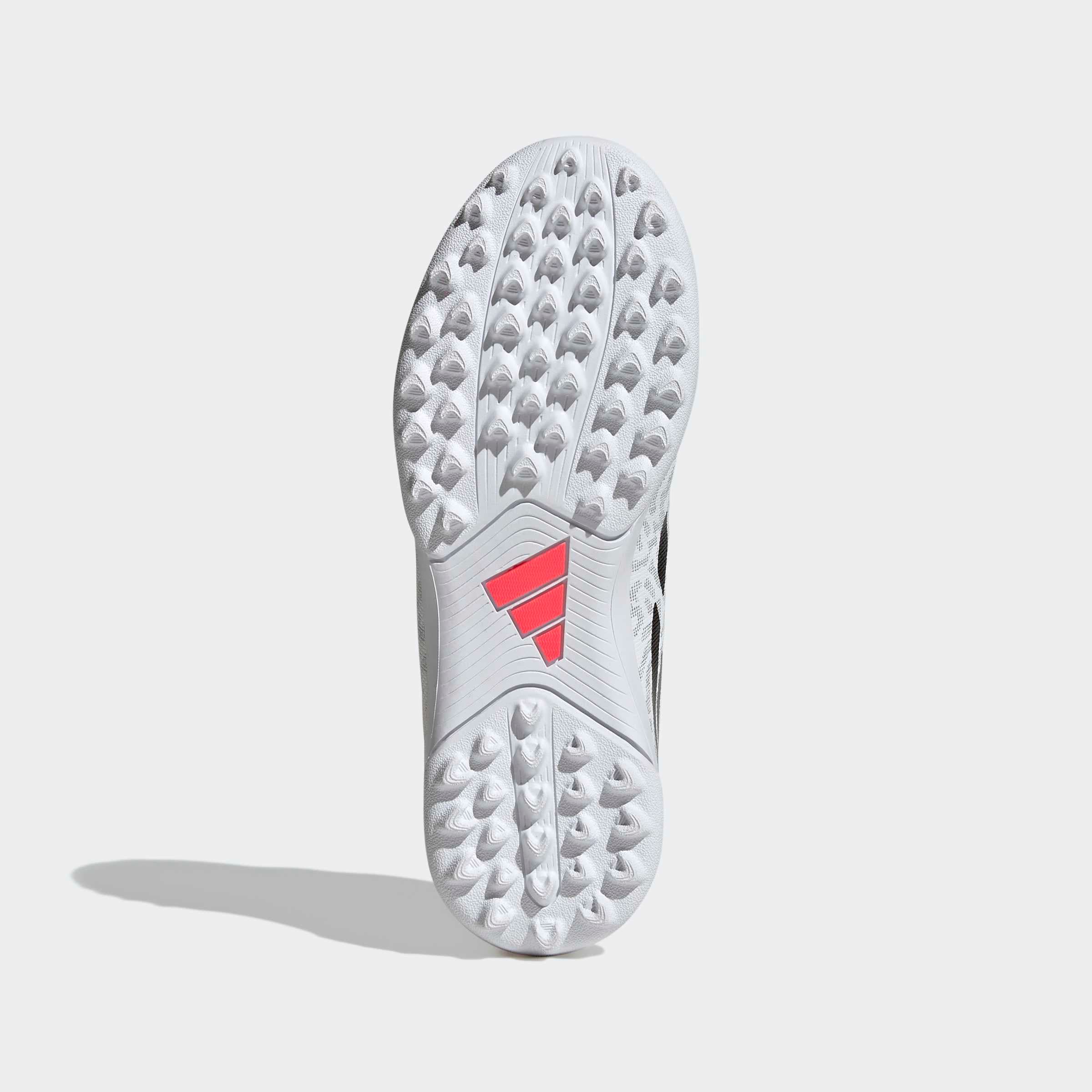 adidas Performance Chaussure de football »PREDATOR CLUB KIDS , HYBRIDRASEN, UMSCHLAGBARE ZUNGE«  pour enfants et adolescents