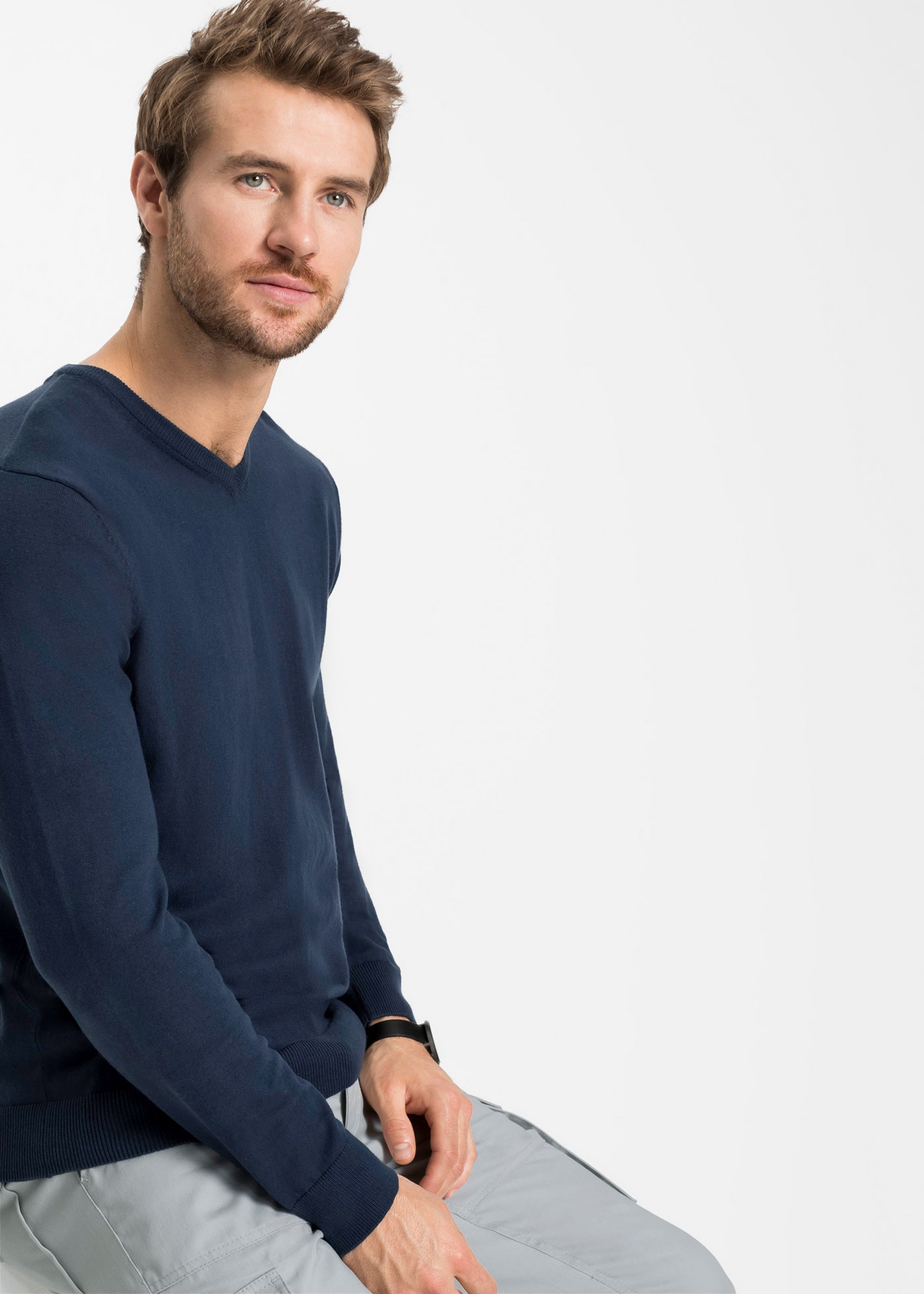 bonprix Pull en tricot »Feinstrickpullover in Regular Fit« aus Feinstrickmaterial, mit V-Ausschnitt, Regular Fit