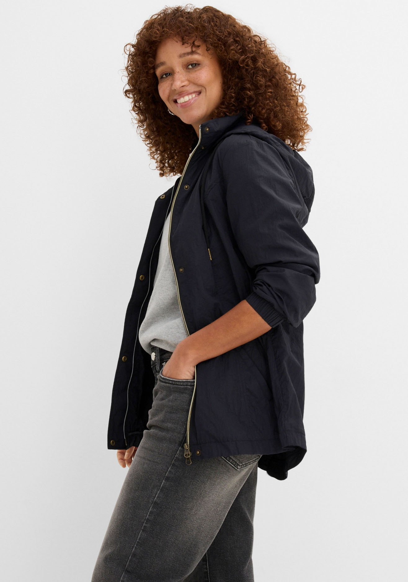 bonprix Veste tous temps mit Kapuze sportlicher Stil, leichter Parka mit Kapuze, mit seitlichen Taschen