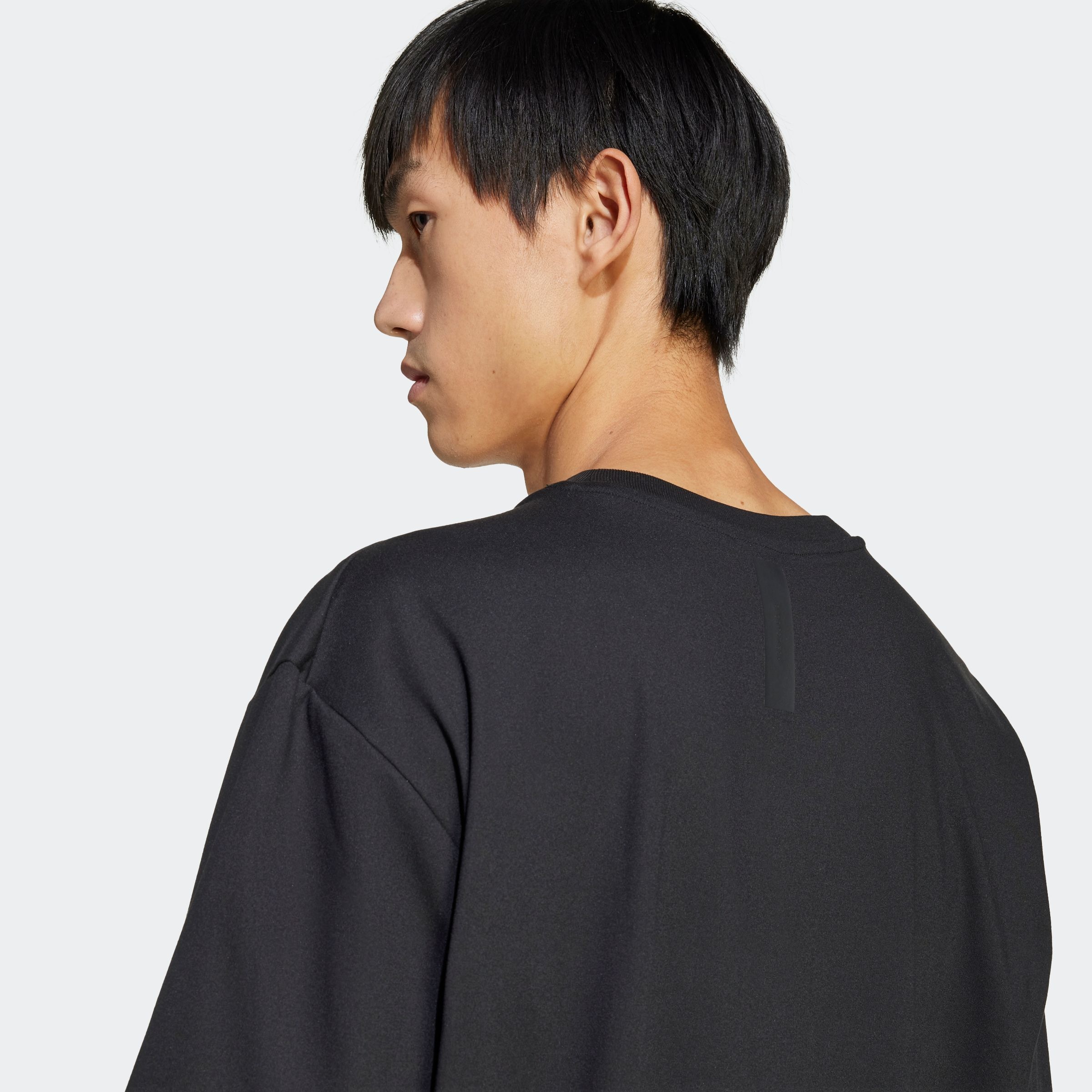 adidas Sportswear T-Shirt »ADIDAS Z.N.E. LOOSE-FIT« lockere Passform, mit Rundhalsausschnitt, mit Elasthan-Anteil