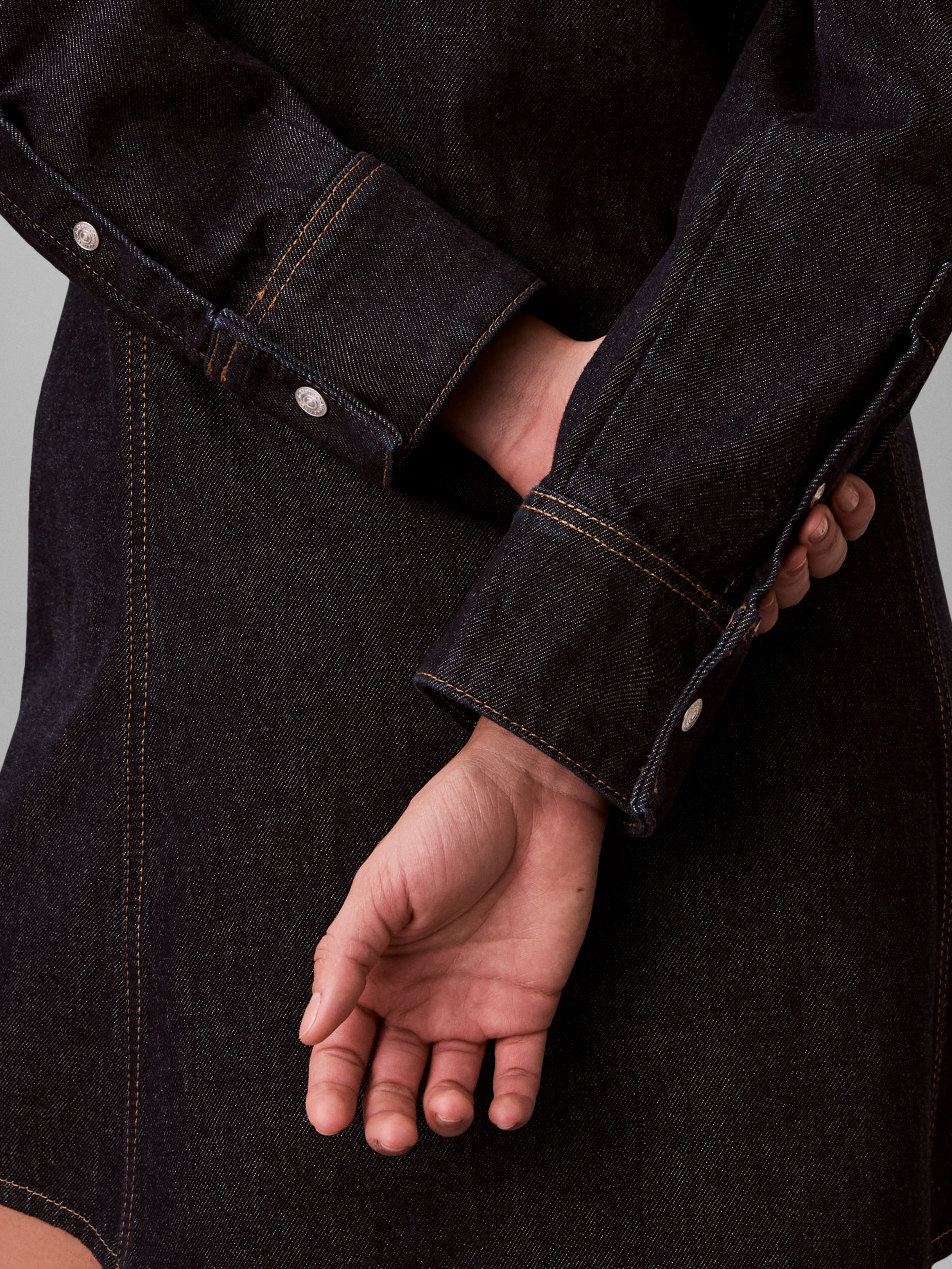 Calvin Klein Jeans Robe en jean Regular fit mit Rundhalsausschnitt