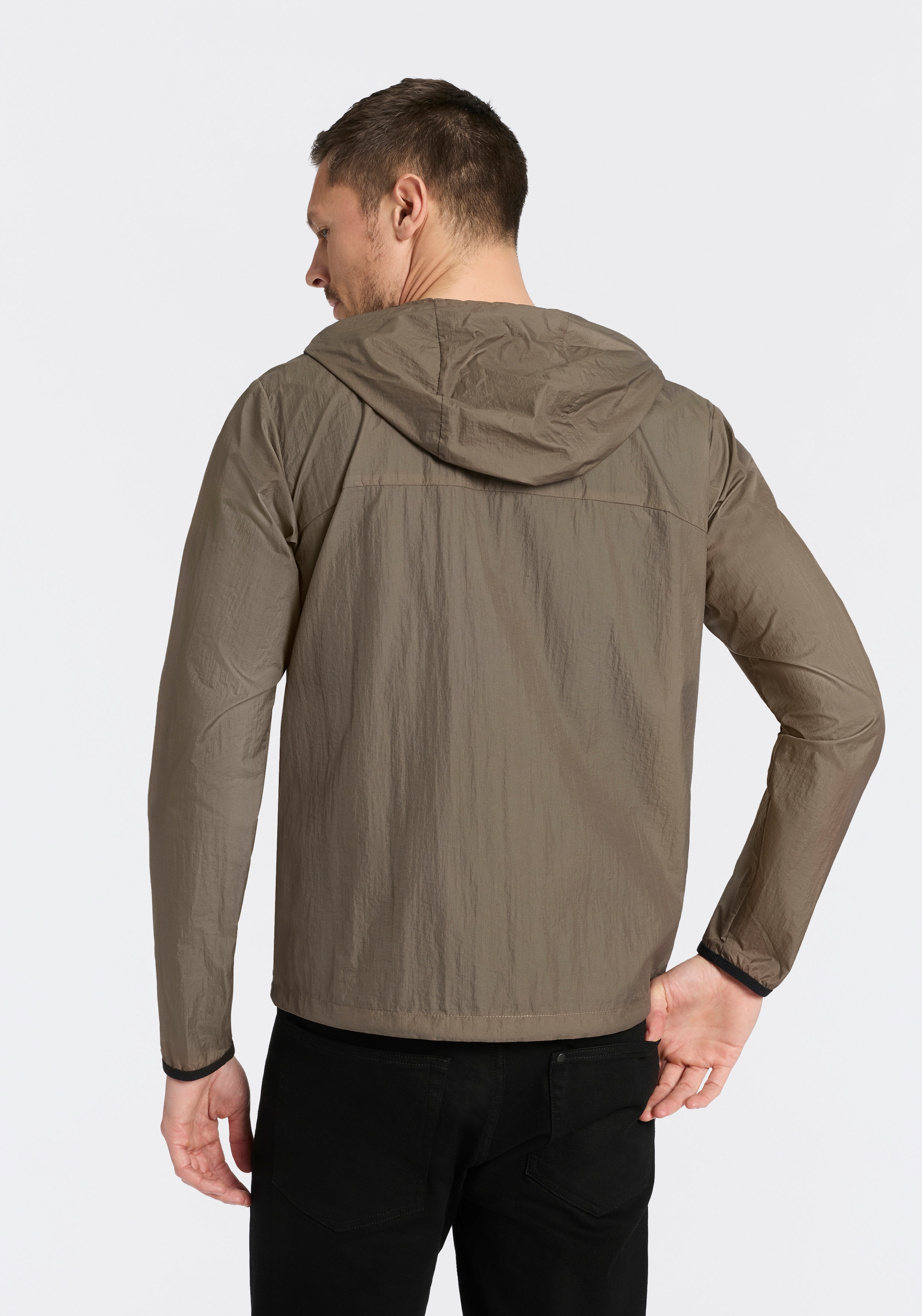 BOSS GREEN Coupe-vent »Airynix JT« avec capuche Qualité estivale, coupe régulière, capuche