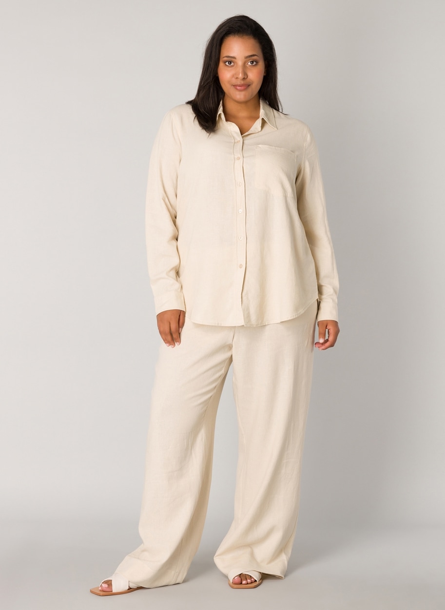 Base Level Curvy Langarmbluse »Yaella« mit Knopfleiste und aus Leinen