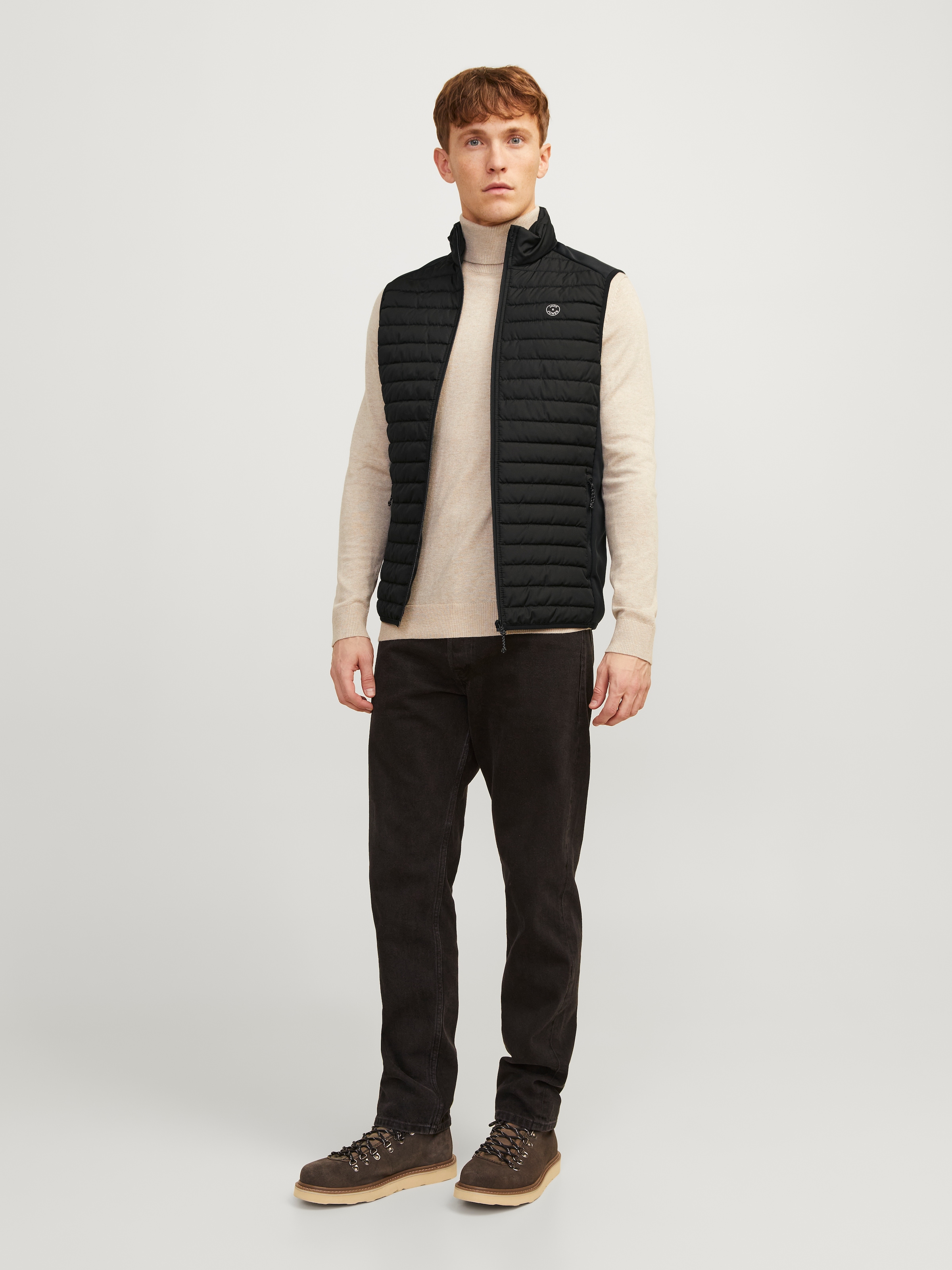 Jack & Jones Gilet matelassé »JJEMULTI mit Logoprint, hohem Kragen und Eingrifftaschen«, normal, Polyester, ohne Kapuze
