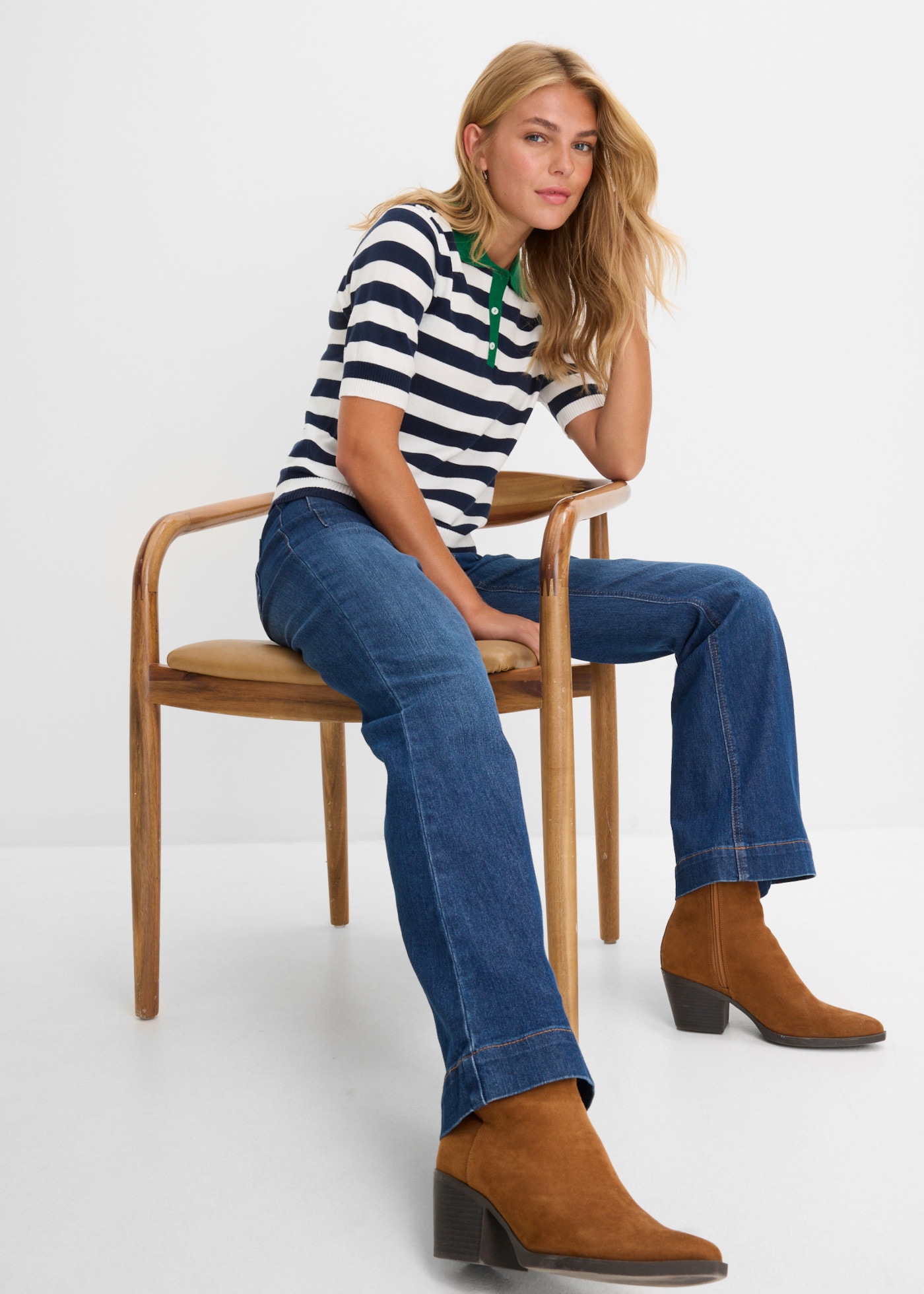 bonprix Jeans à pattes d'eph avec taille mi-haute, coupe régulière, forme évasée, aspect usé