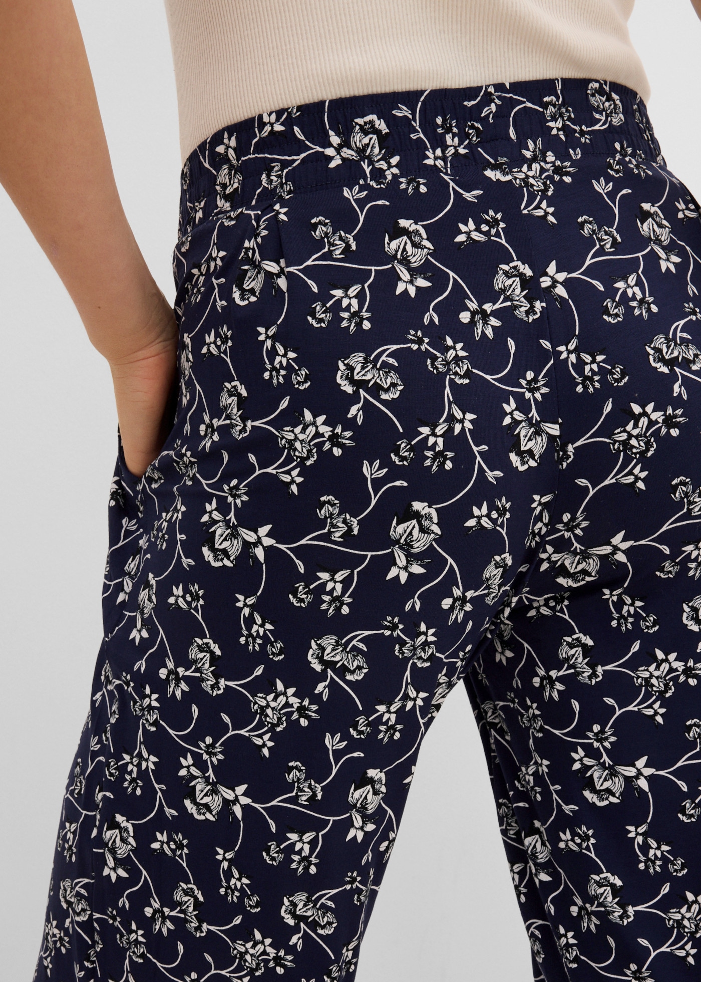 bonprix Palazzohose  aus Viskose und Elasthan, mit Bequembund, lange, fliessende Form