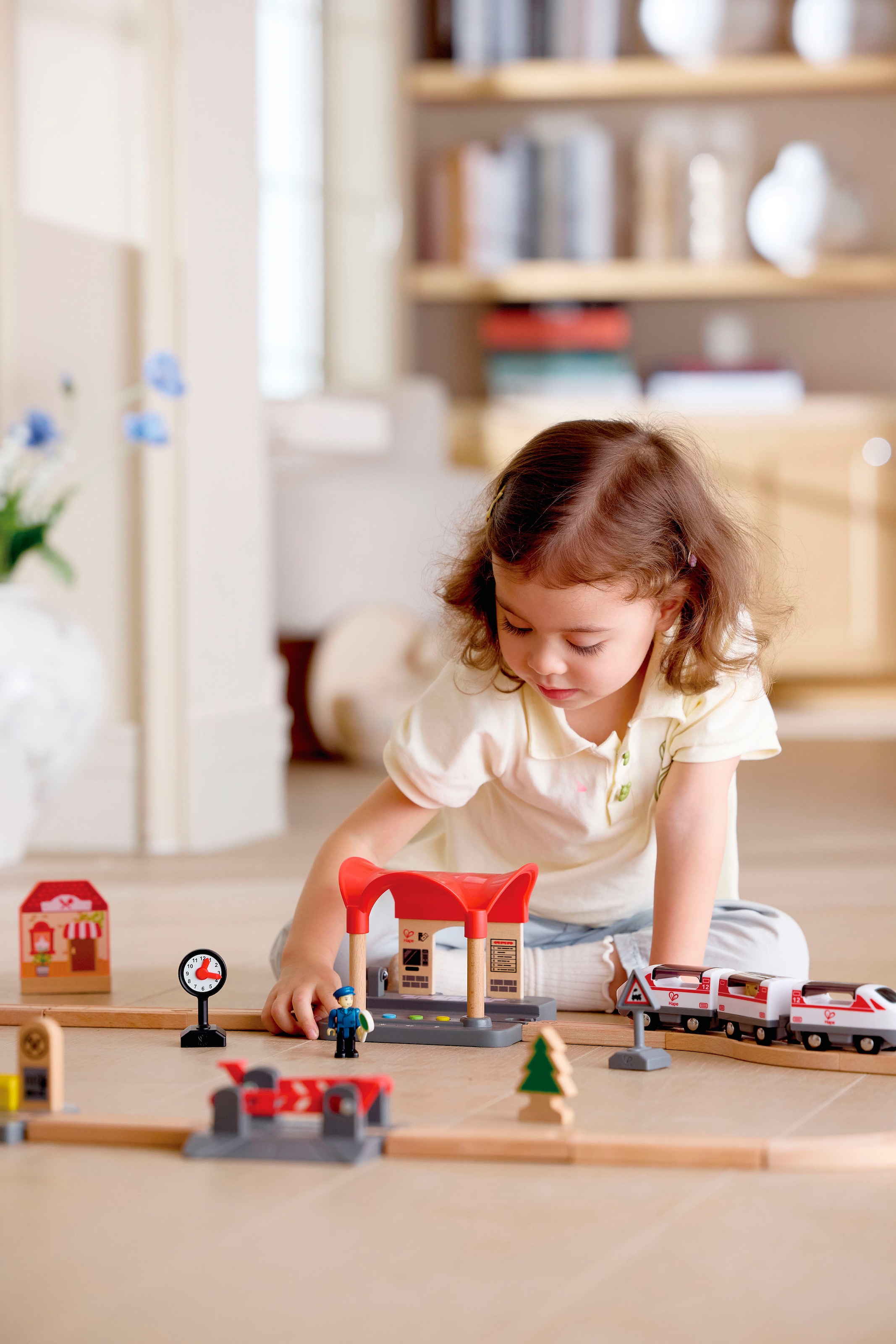 Hape Bâtiment de train jouet »Bahnhof mit Durchsagefunktion« mit Soundeffekt