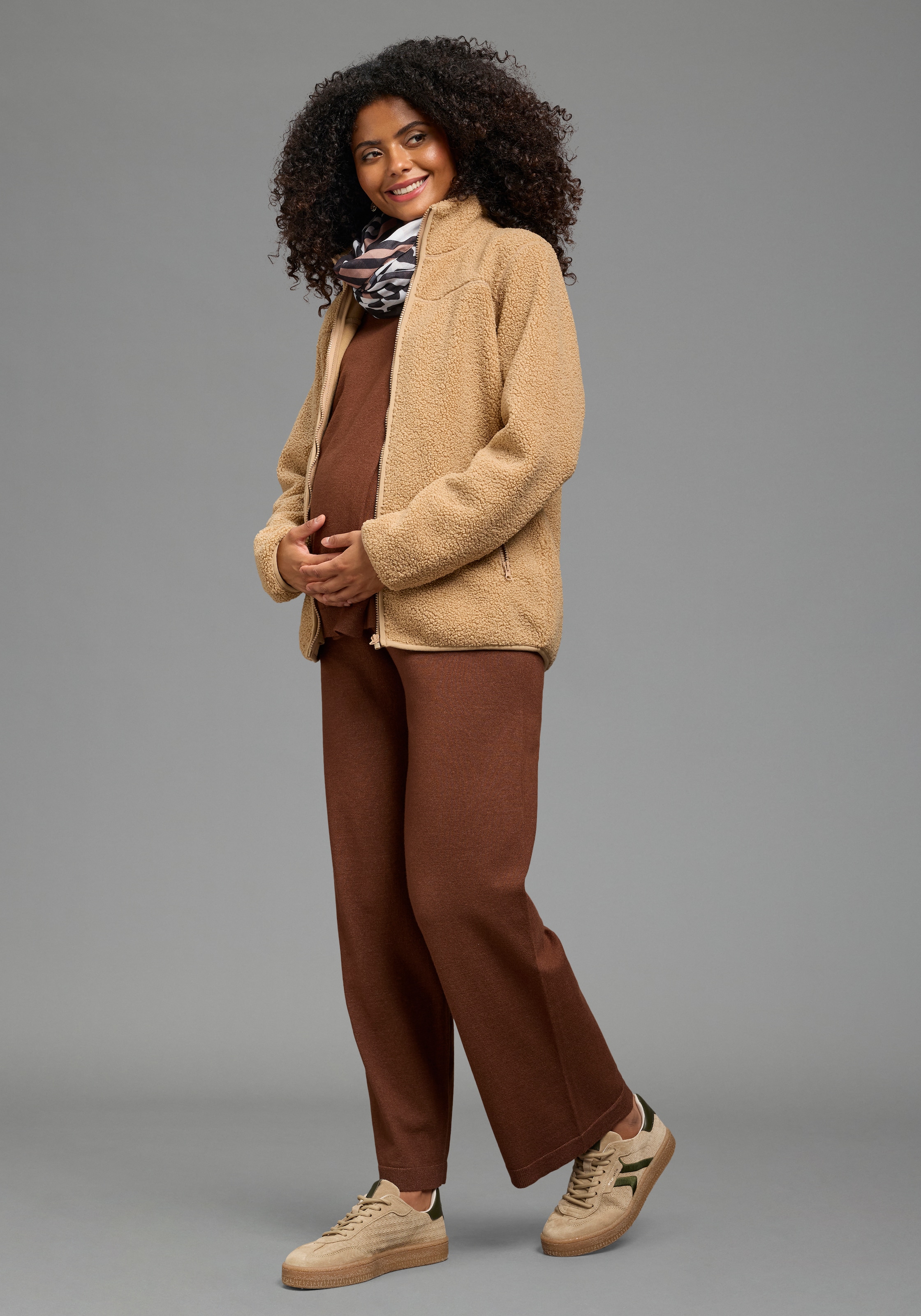 Neun Monate Umstandssweatjacke »2in1 Umstandsfleecejacke mit zippbaren Baby-Einsatz« mit Stehkragen, aus weichem Fleece, bequeme Passform