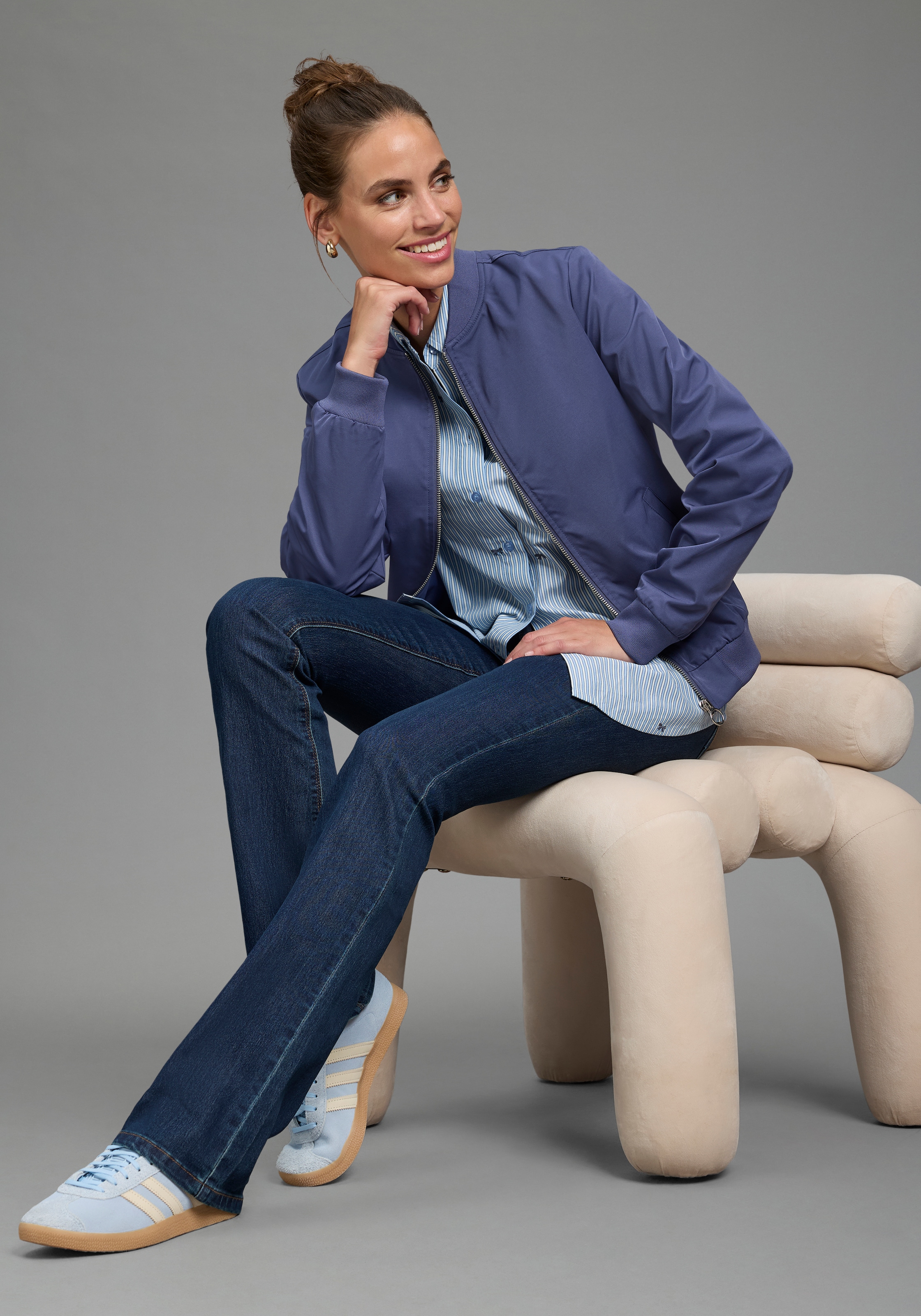 Arizona Jeans bootcut »Shaping« bootcut, coutures contrastées, lavage effet usé, taille basse