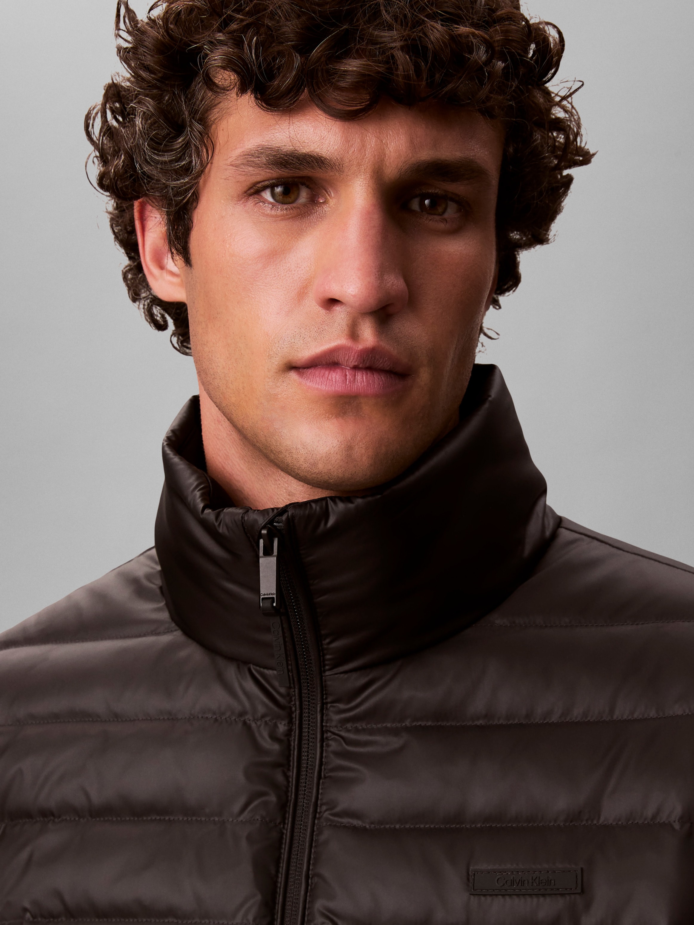 Calvin Klein Veste matelassée »LS LT WT NYLN CHNNLD« sans capuche avec encolure ronde