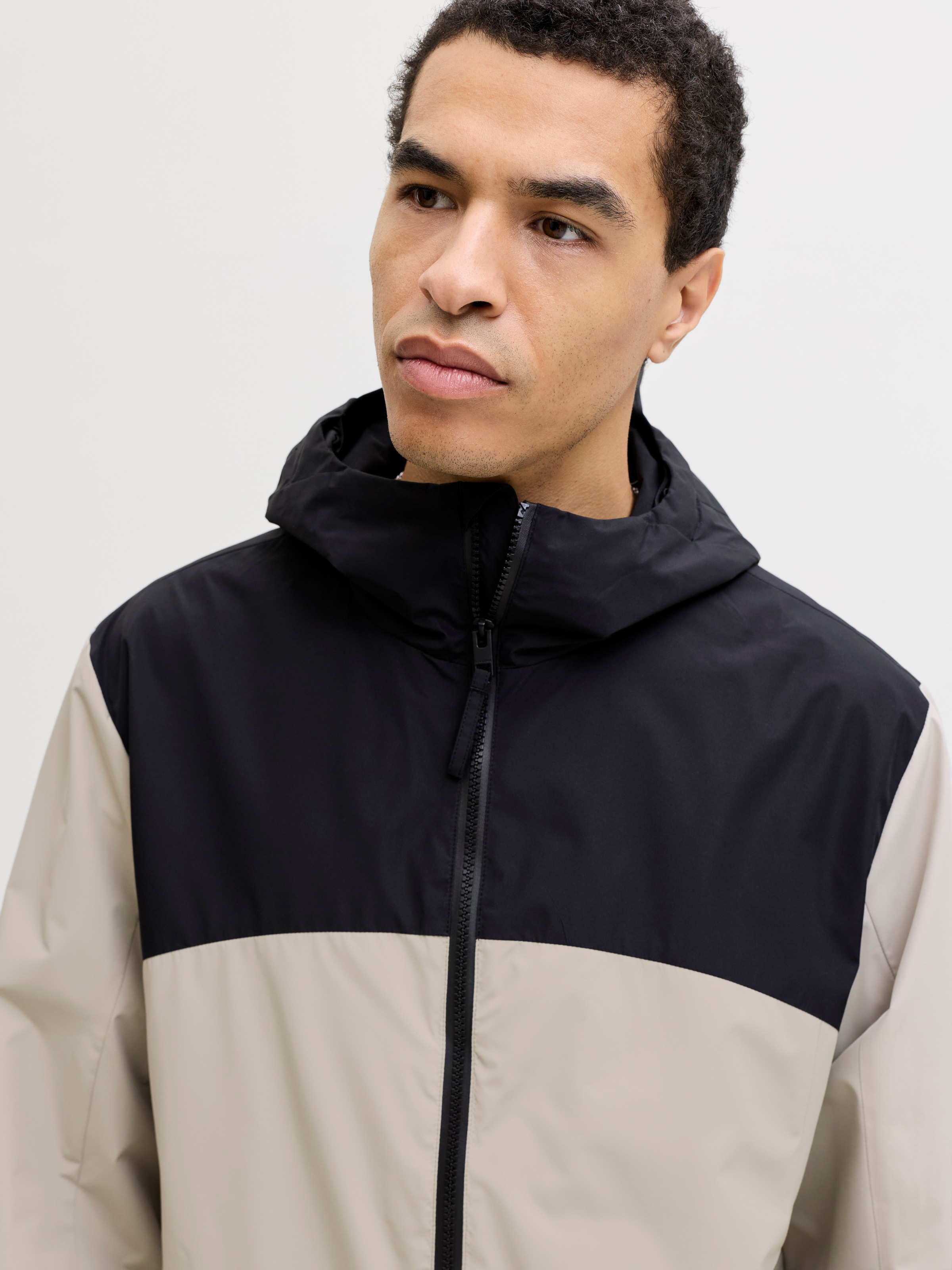Jack & Jones Kurzjacke »JJESOHO LIGHT JACKET SN« mit Kapuze mit Kapuze