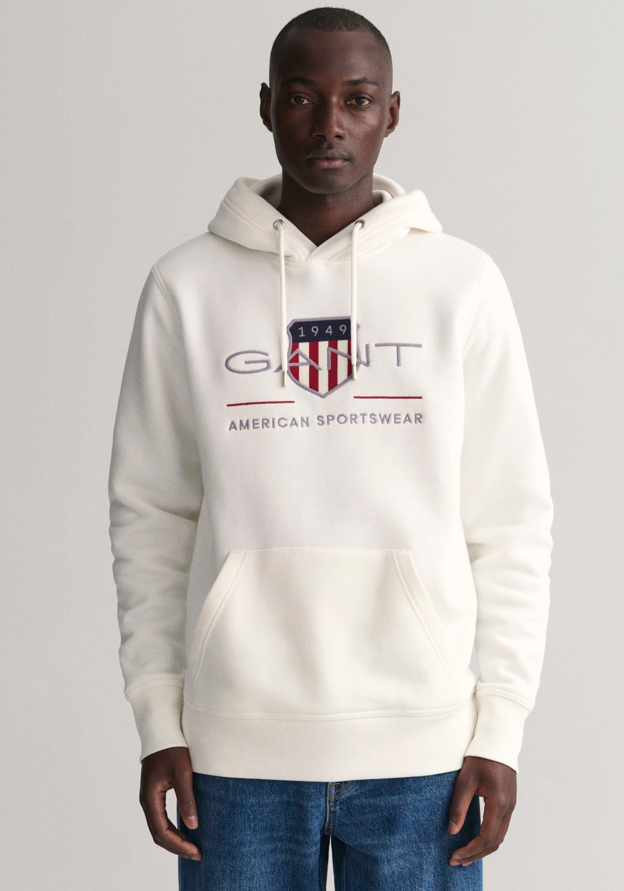 Gant Hoodie »REG ARCHIVE SHIELD HOODIE«, mit modischer Logostickerei auf der Brust
