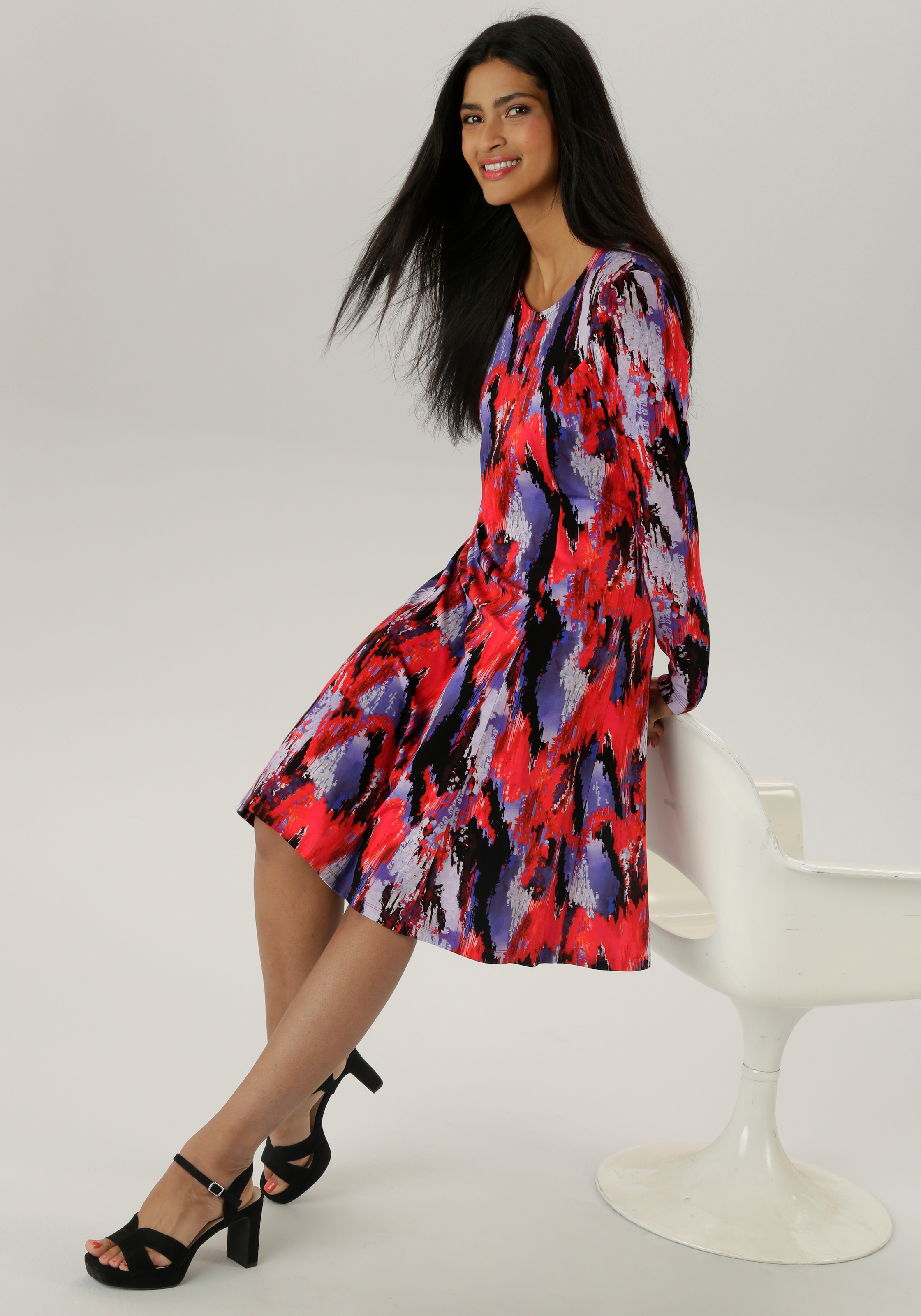 Aniston SELECTED Jerseykleid im modernen und abstrakten Farbverlauf