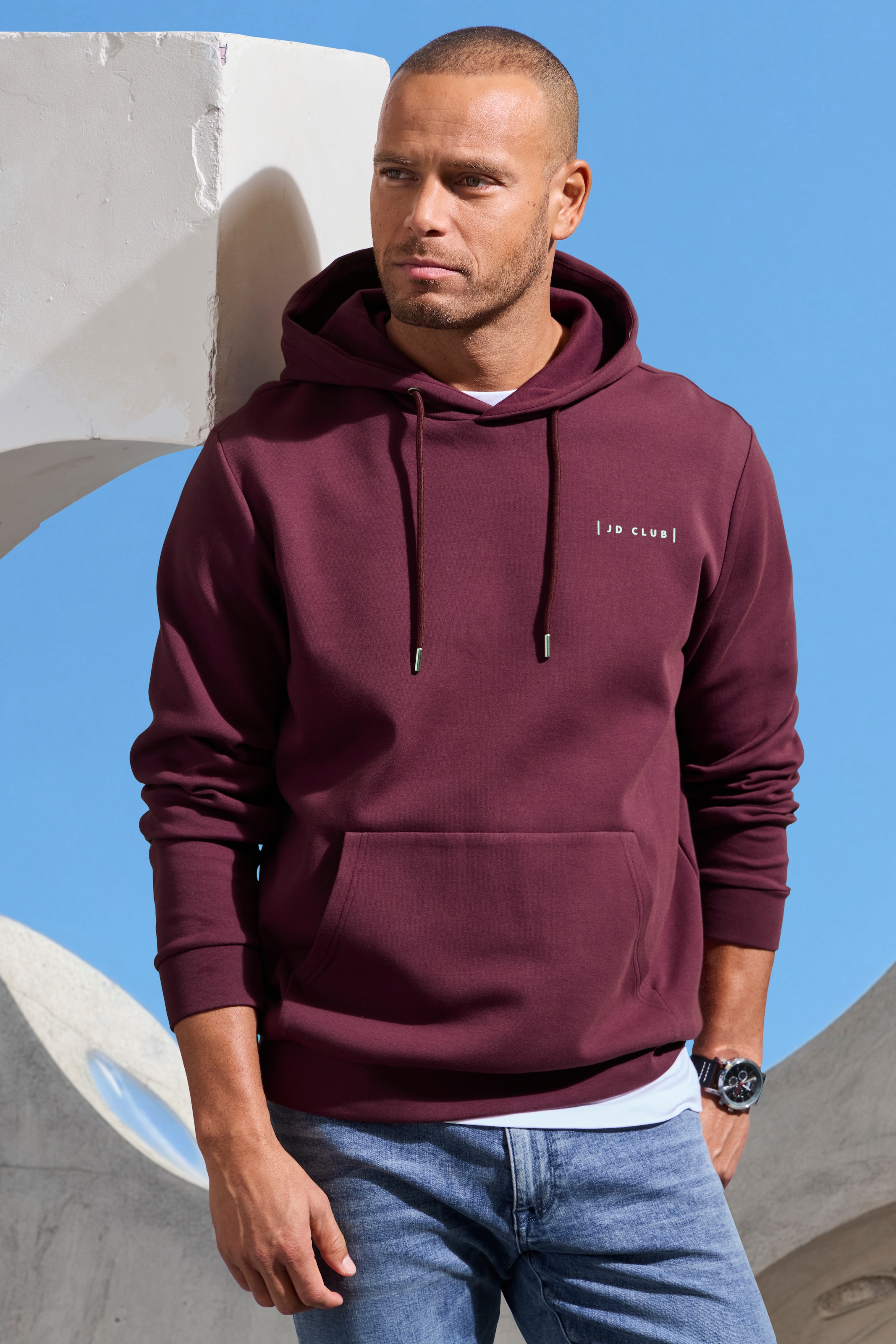 John Devin Hoodie , qualité haut de gamme avec logo discret imprimé devant

