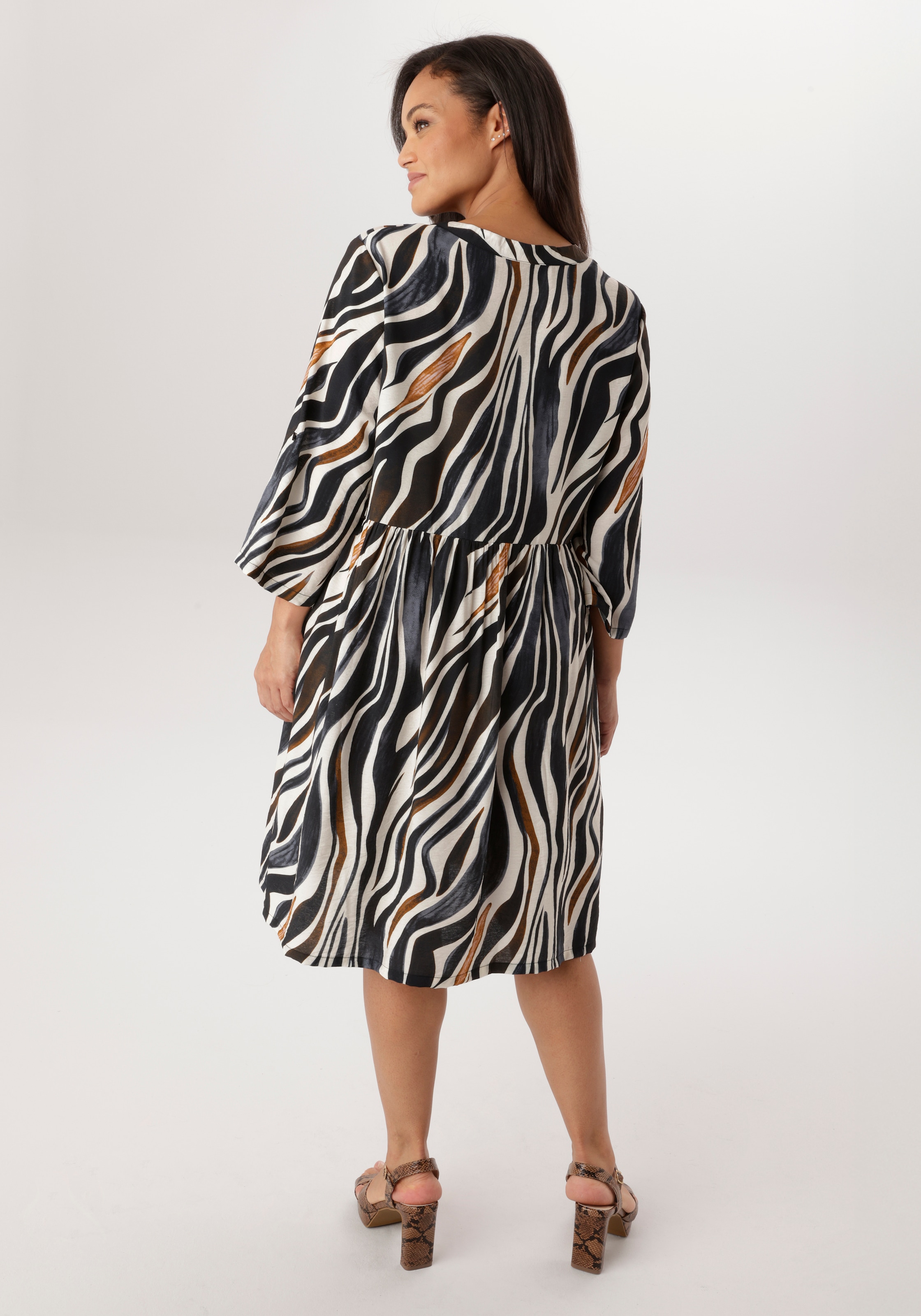 Aniston PLUS Tunikakleid im extravaganten Zebra-Print