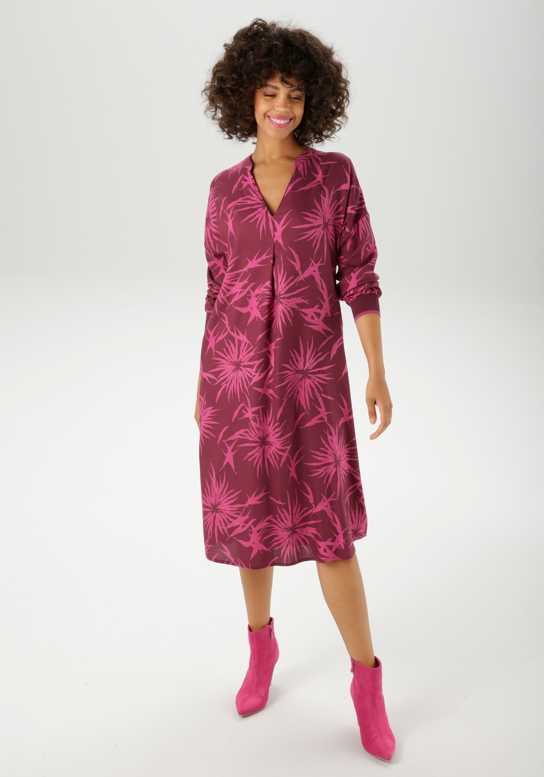 Aniston CASUAL Robe tunique mit trendfarbigem, grafischen Blumendruck - NEUE KOLLEKTION