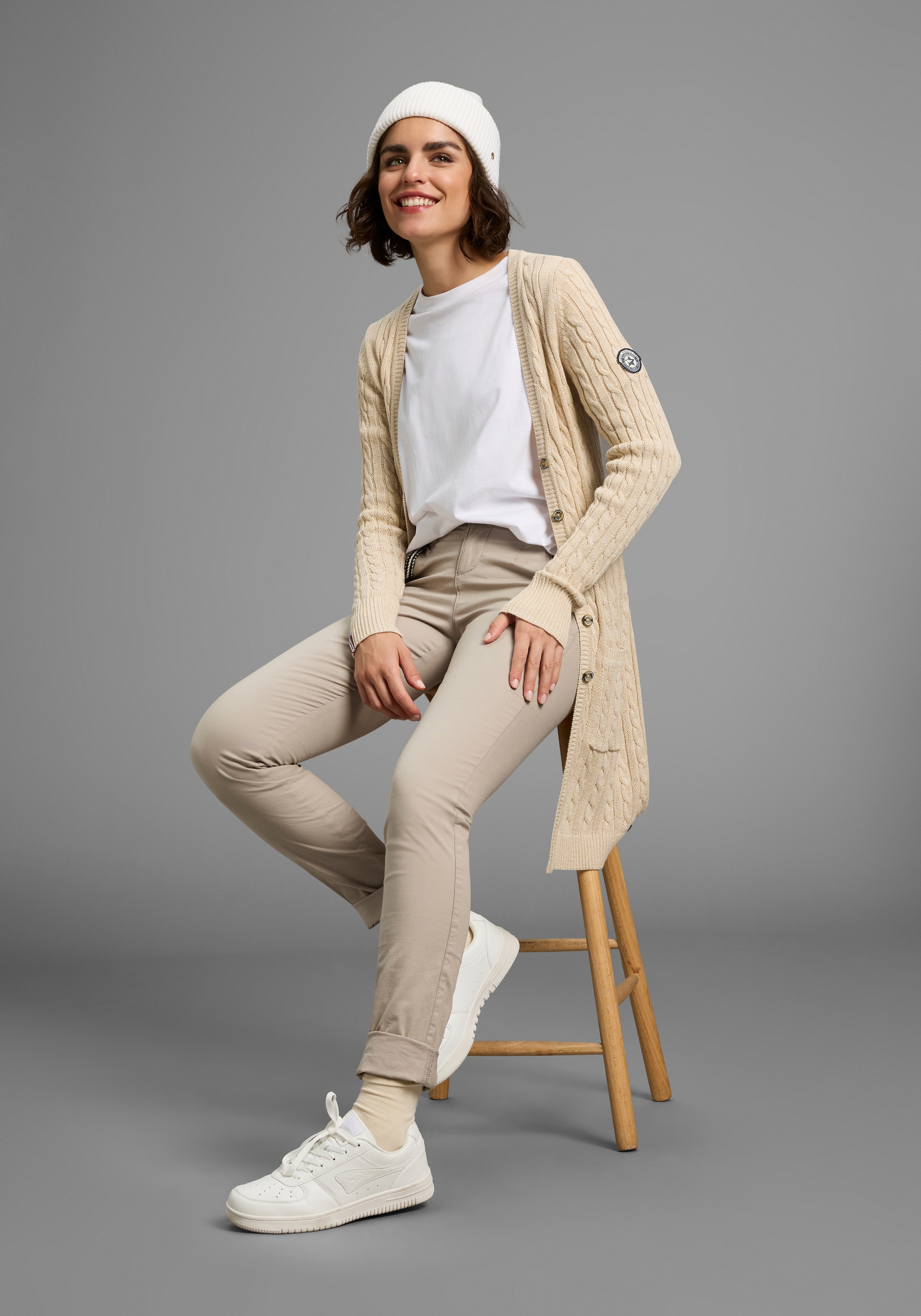 KangaROOS Cardigan long mit trendigem Zopfmuster und Taschen