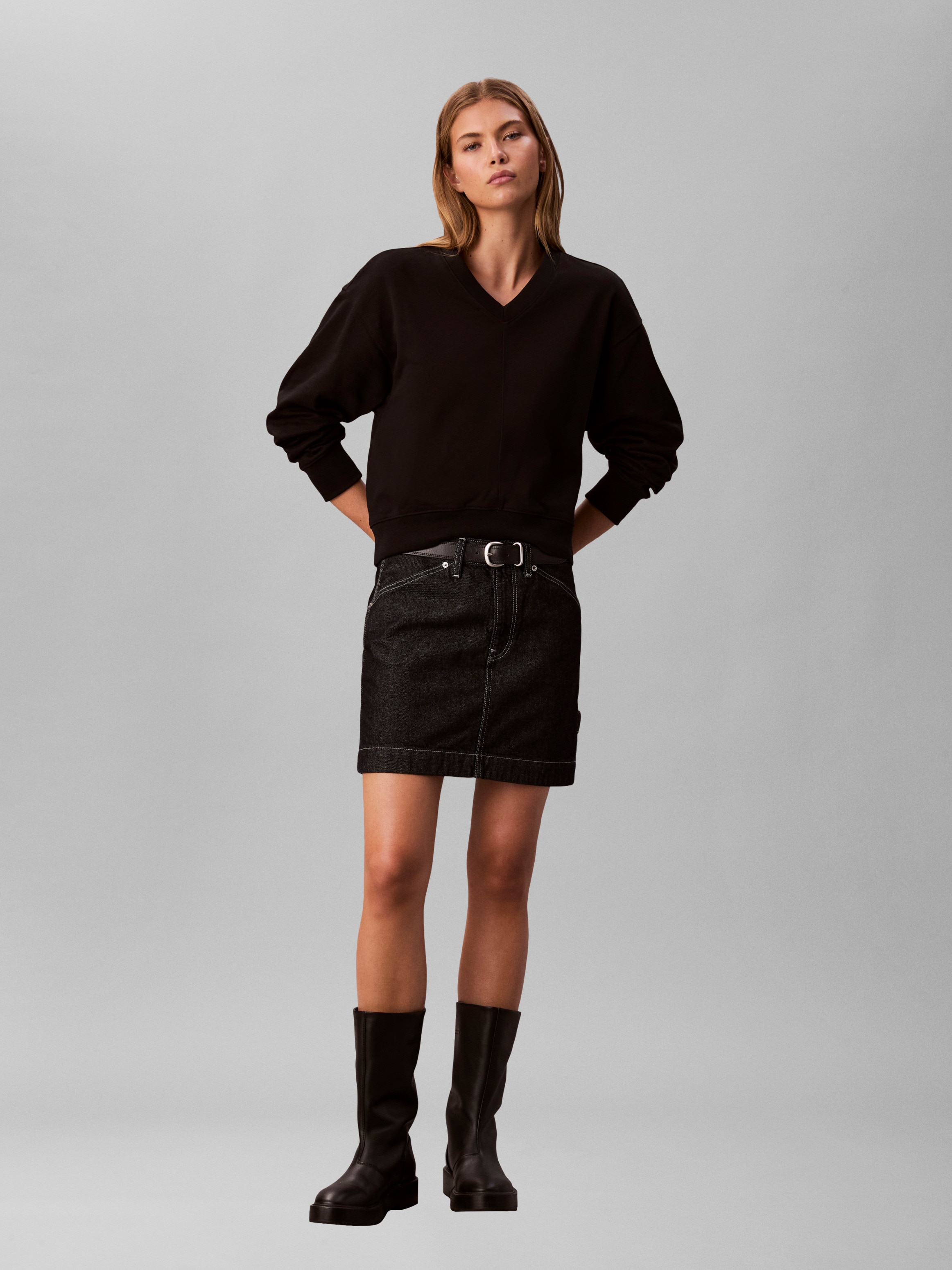 Calvin Klein Jeans Sweatshirt »LS TERRY WOVEN LABEL VNK SWEATSH«, Regular fit mit V-Ausschnitt
