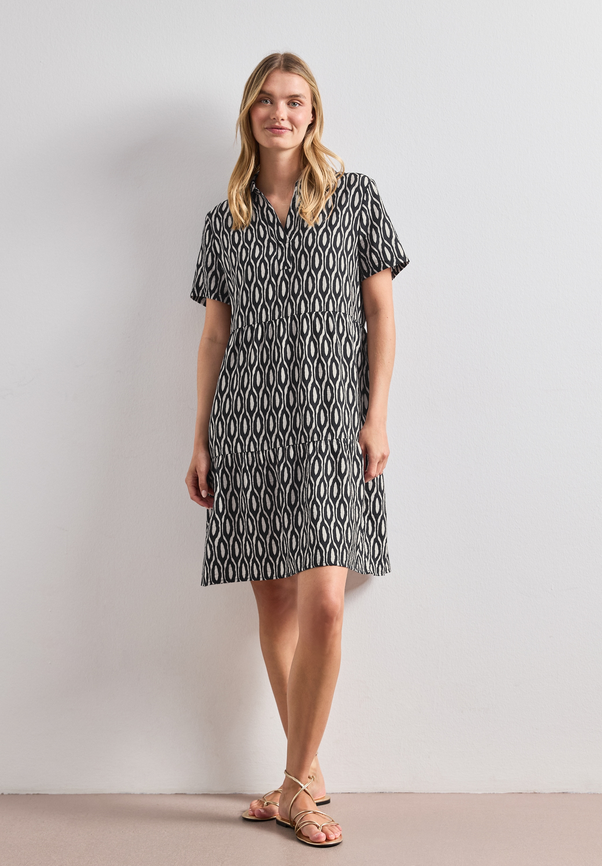 STREET ONE Druckkleid Ohne Taschen Knielanges Sommerkleid, Kurzarm, bedruckt