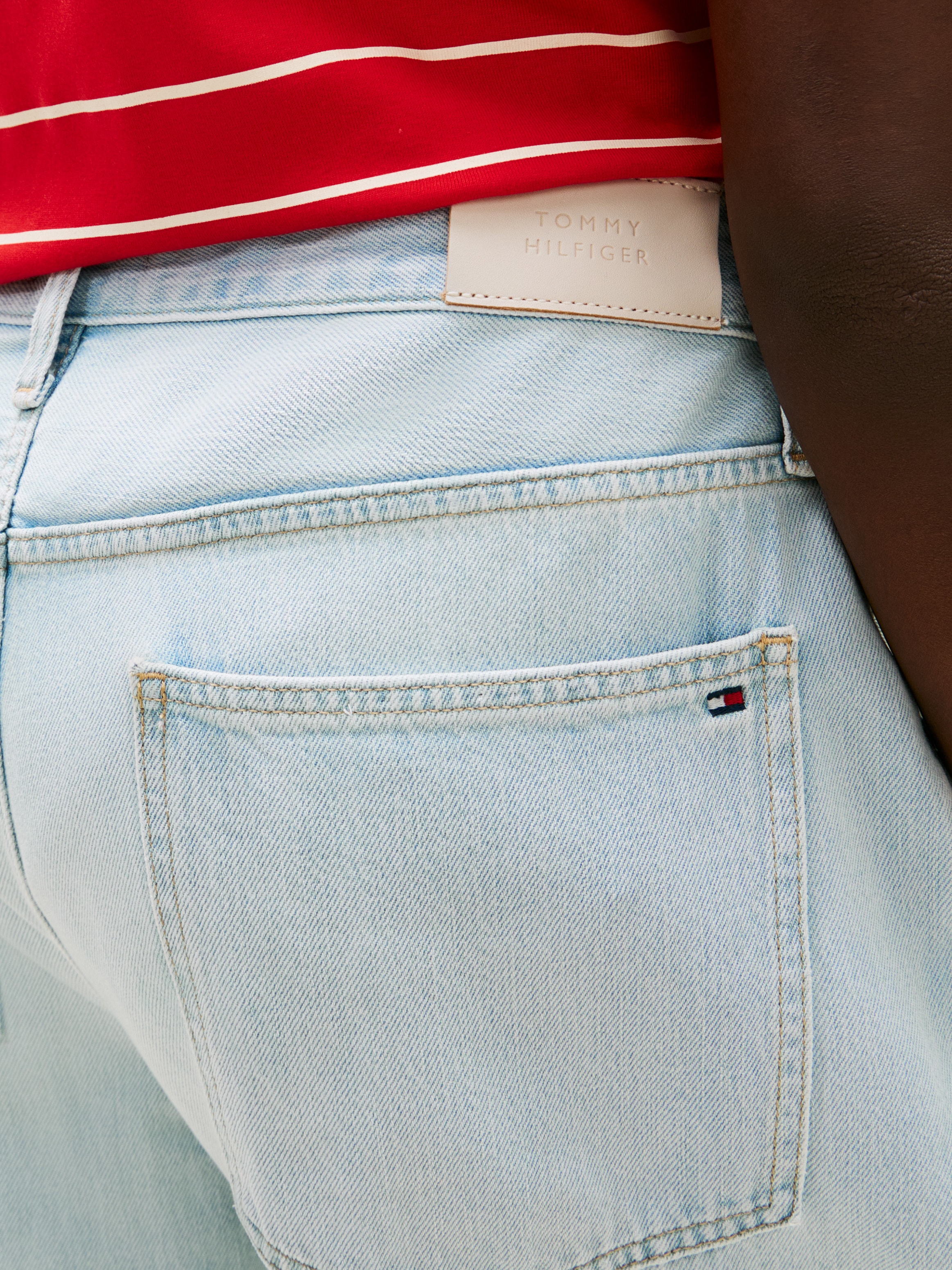 Tommy Hilfiger Curve 5-Pocket-Jeans »CRV DNM TAM BARREL RW« in grossen Grössen, Mid Rise im Tapered Fit