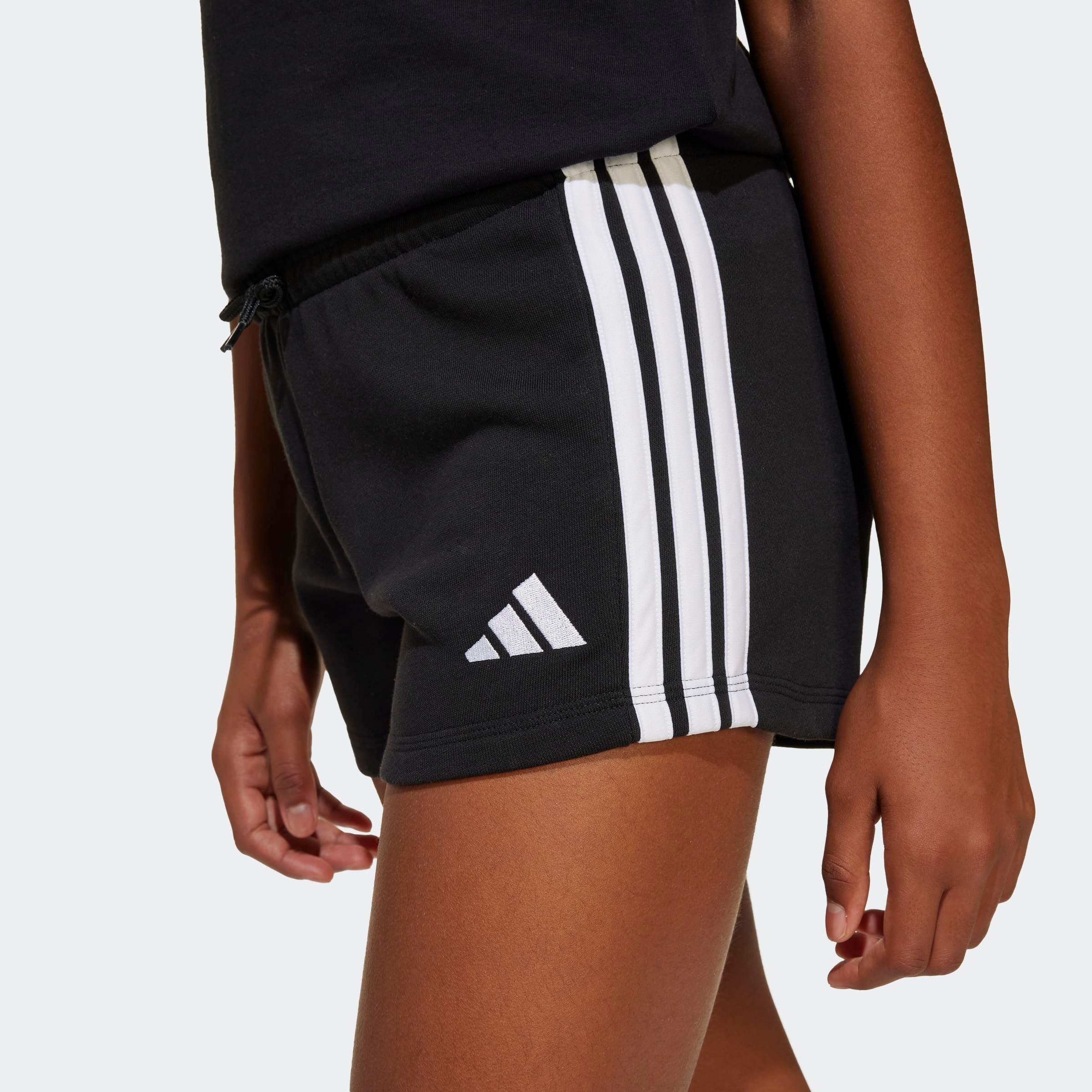 adidas Sportswear Short »ESSENTIALS KIDS«  für Kinder und Teens, sportlicher Look mit 3-Streifen