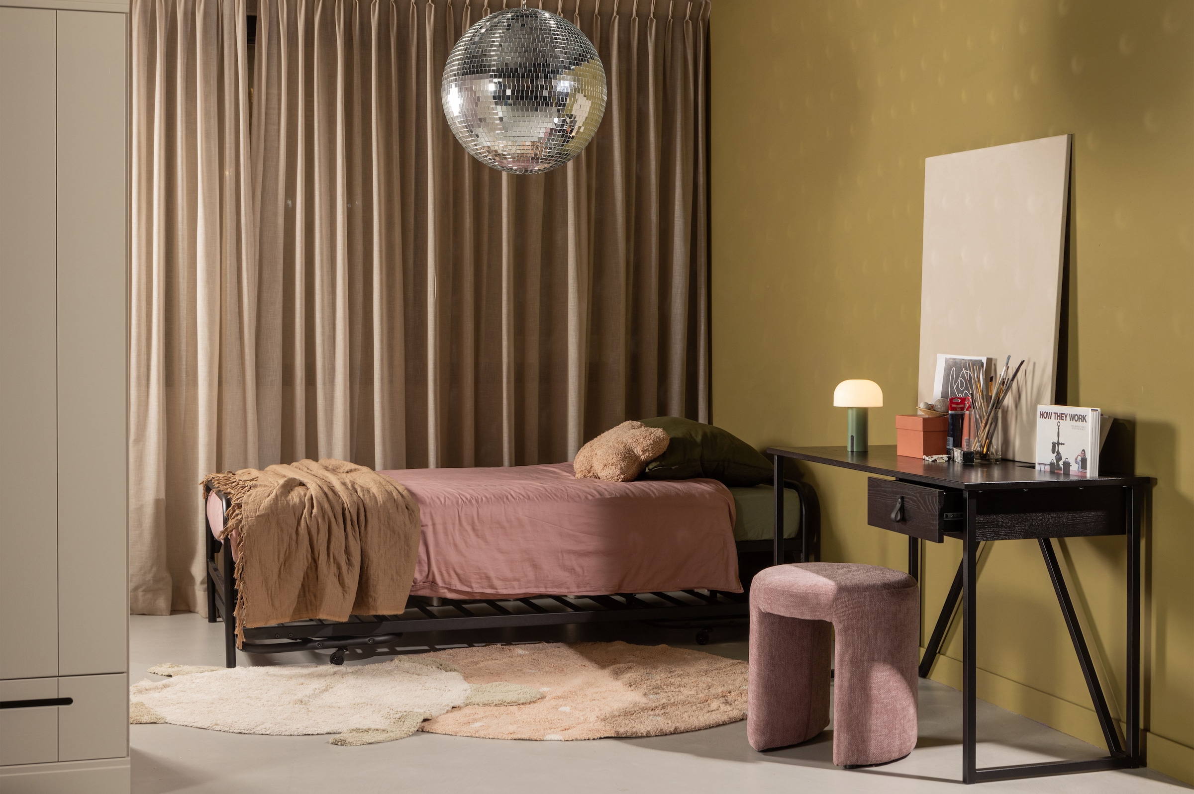 WOOOD Pouf »Charlie kompakte Form, vollständig gepolstertes B 45 x T 45 x H 47 cm« Très haute résistance à l'usure, capacité de charge 100 kg, hauteur d'assise moyenne