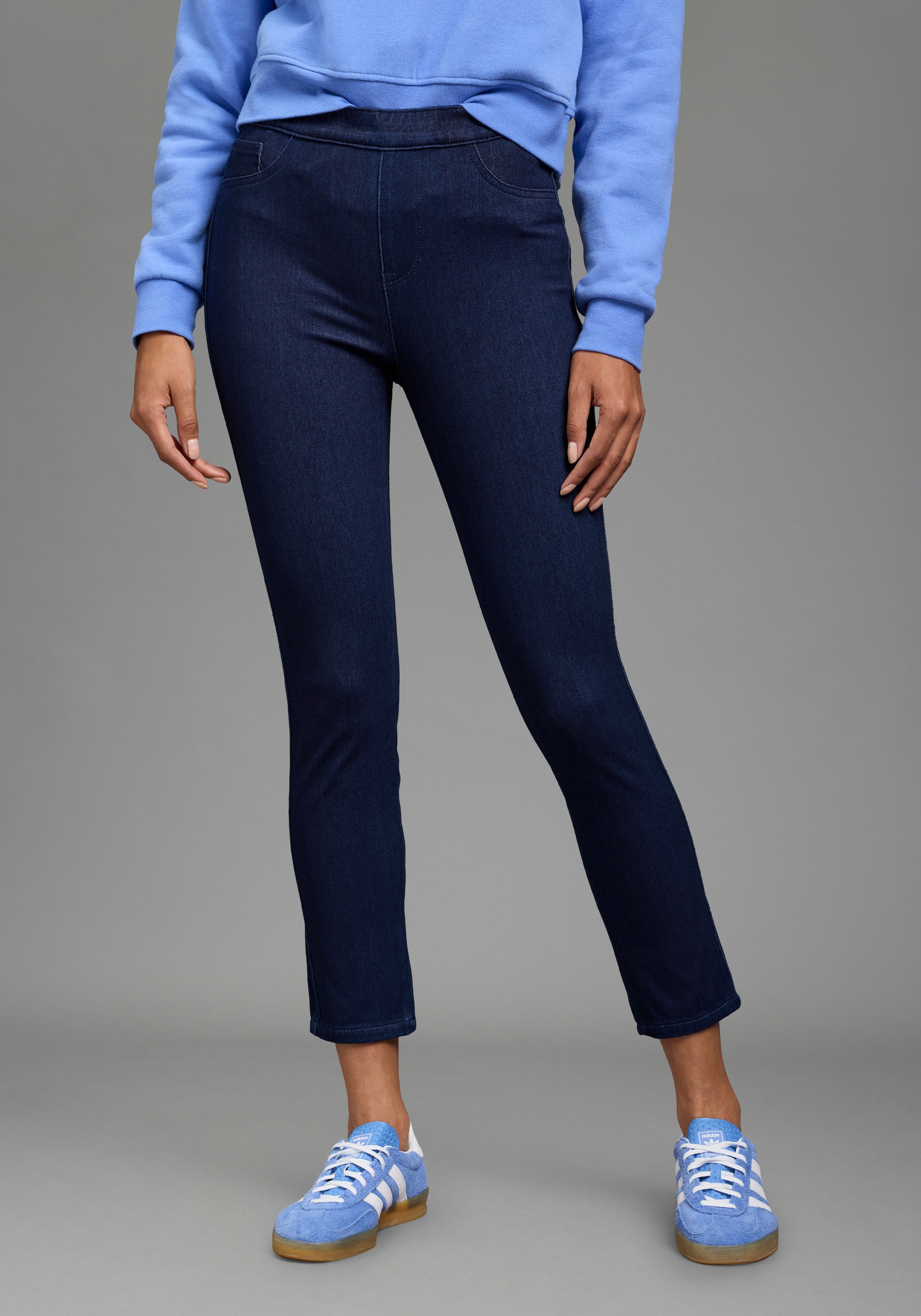 Arizona Jeggings en jeans »im 4 Way Stretch, Quer- und Längselastisch, 7/8« coupe skinny extra étroite, hauteur normale de taille, longueur 7/8