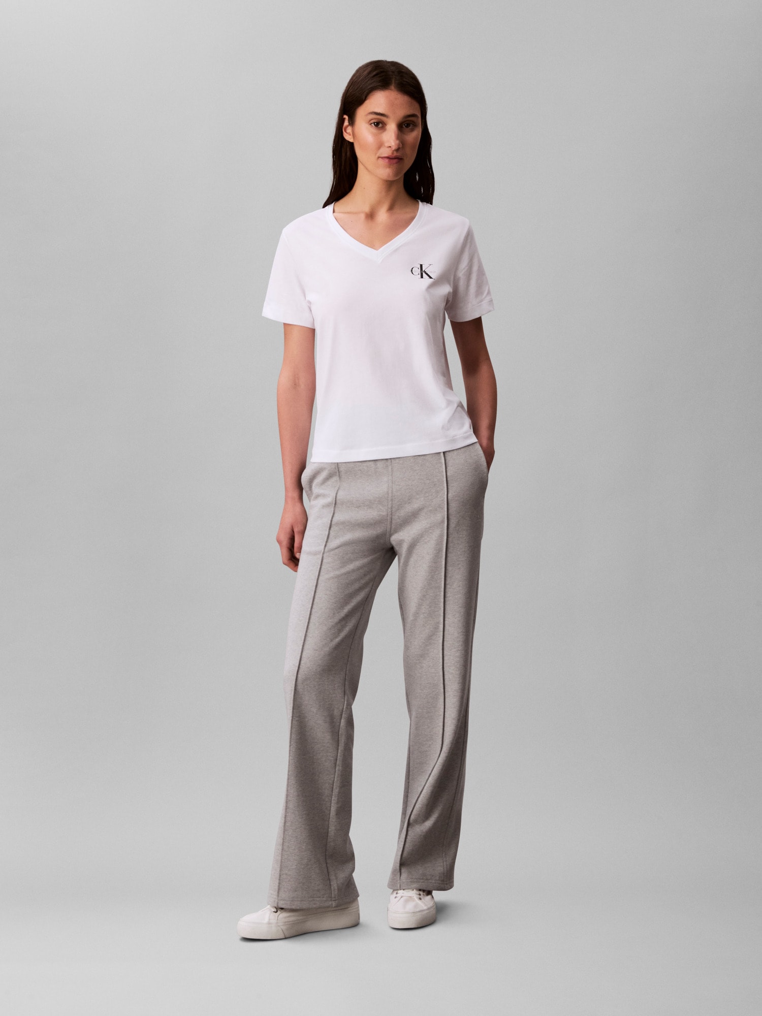 Calvin Klein Jeans T-Shirt »A- Logo VN 2 pack Tee« Packung, 2er-Pack, 2 Stk. Mit V-Ausschnitt