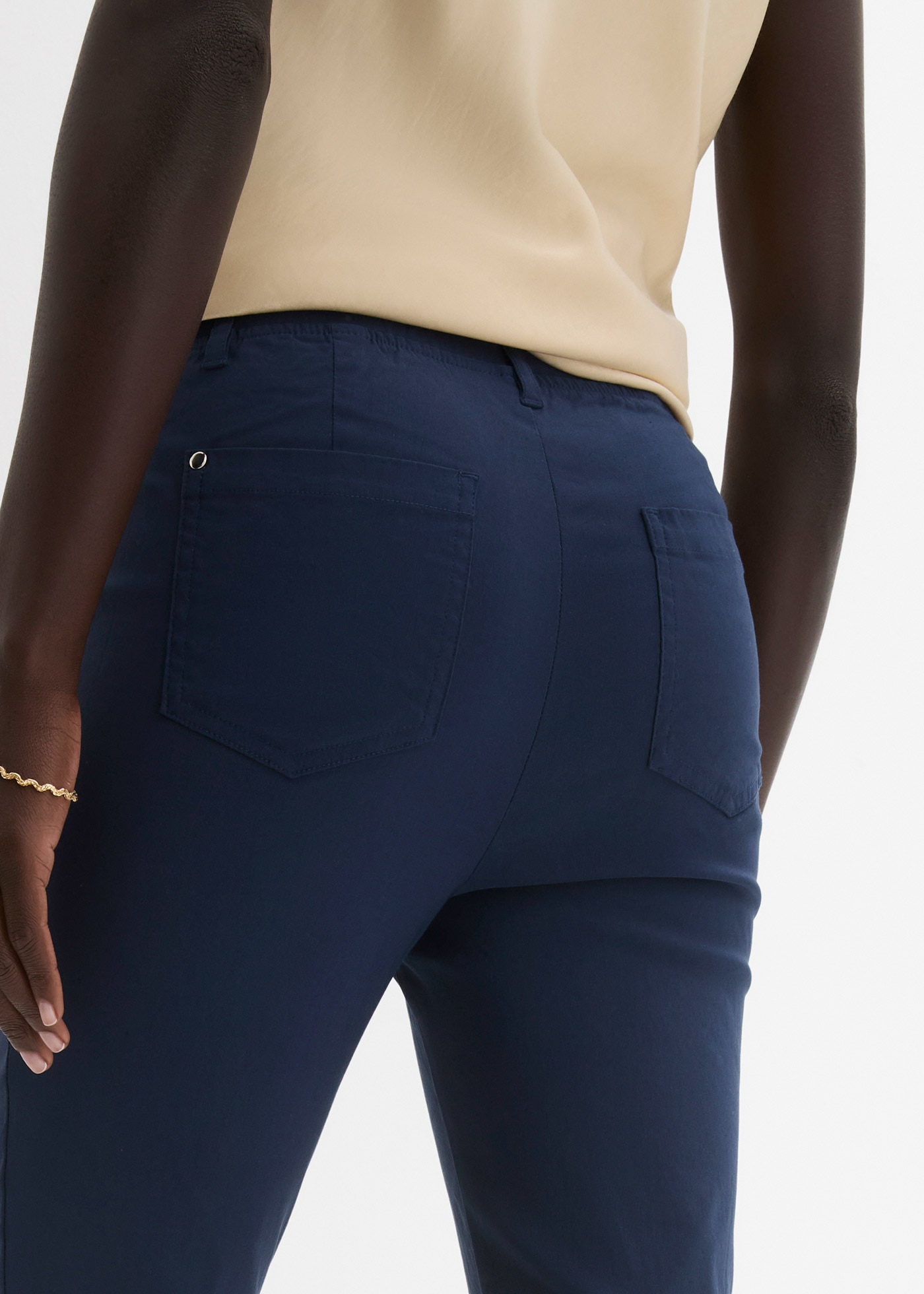 bonprix Pantalon stretch »Stretch-Hose in Schlupfform«  en viscose, coupe Slim Fit, forme à enfiler avec passants de ceinture