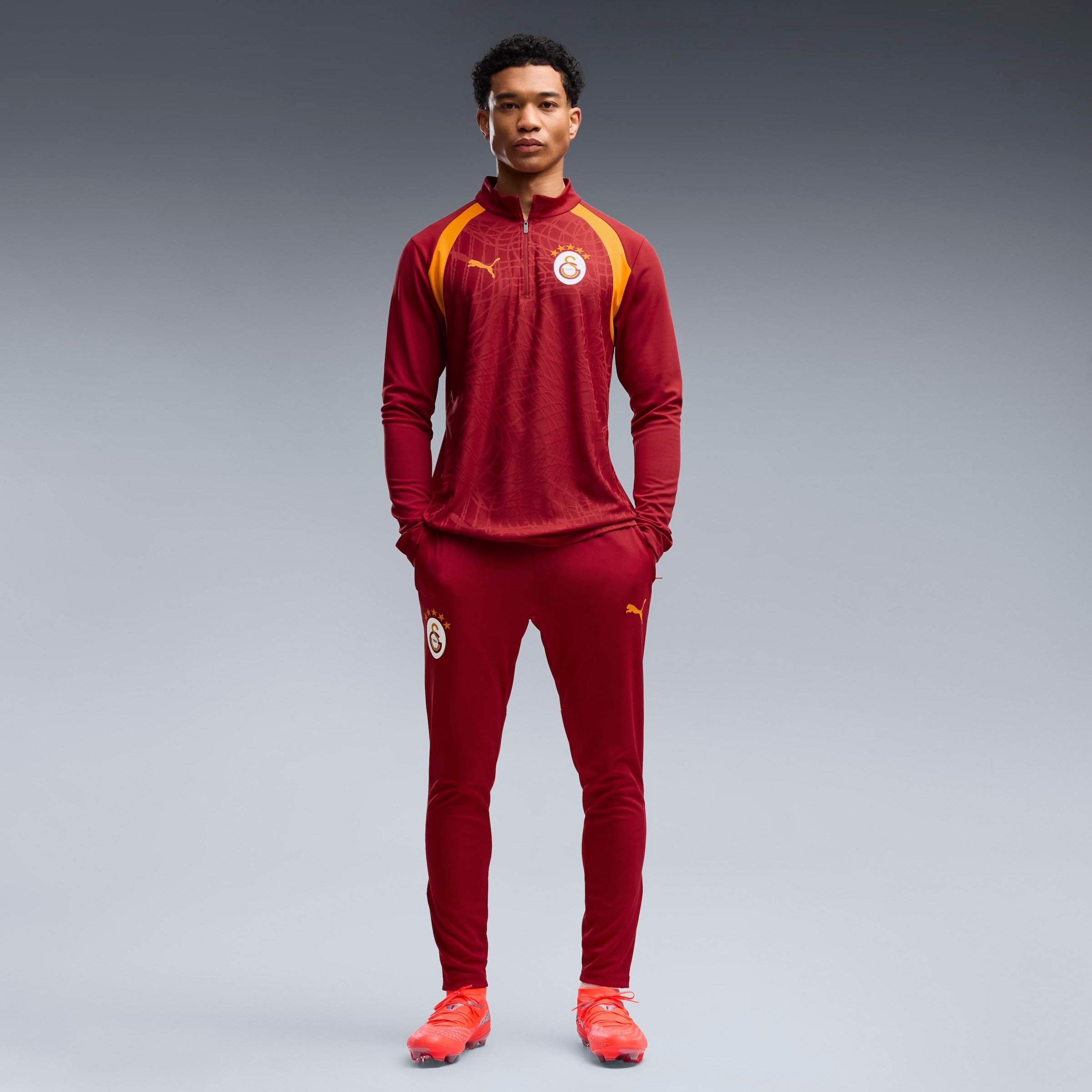 PUMA T-shirt à manches longues »GSK TRAINING 14 ZIP TOP« pour usages polyvalents, facile d'entretien, résistant
