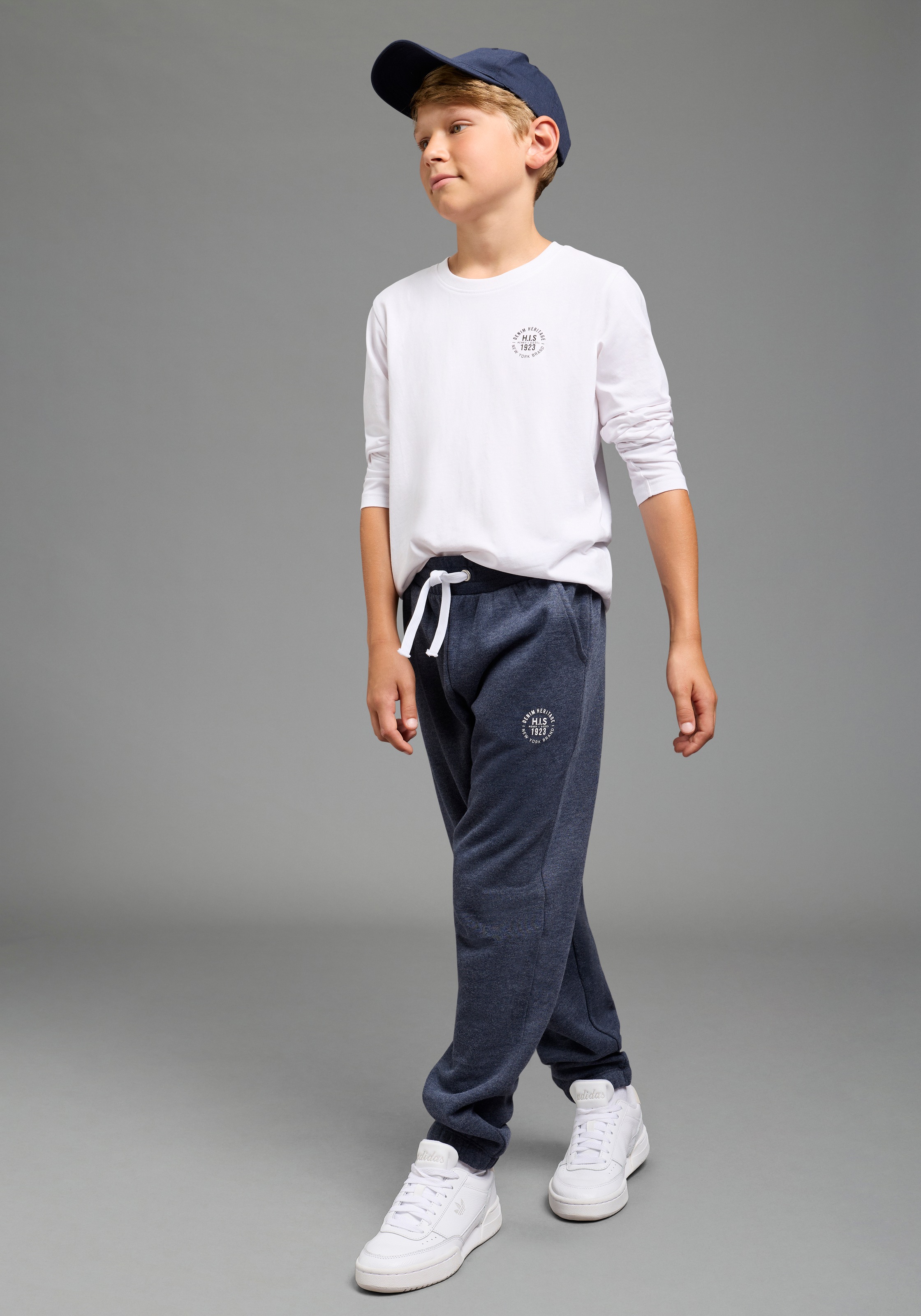 H.I.S Sweathose »Basic Sweatshose, Jogginghose für Jungen«  Für TEENS. Sweathose mit kleinem Badge