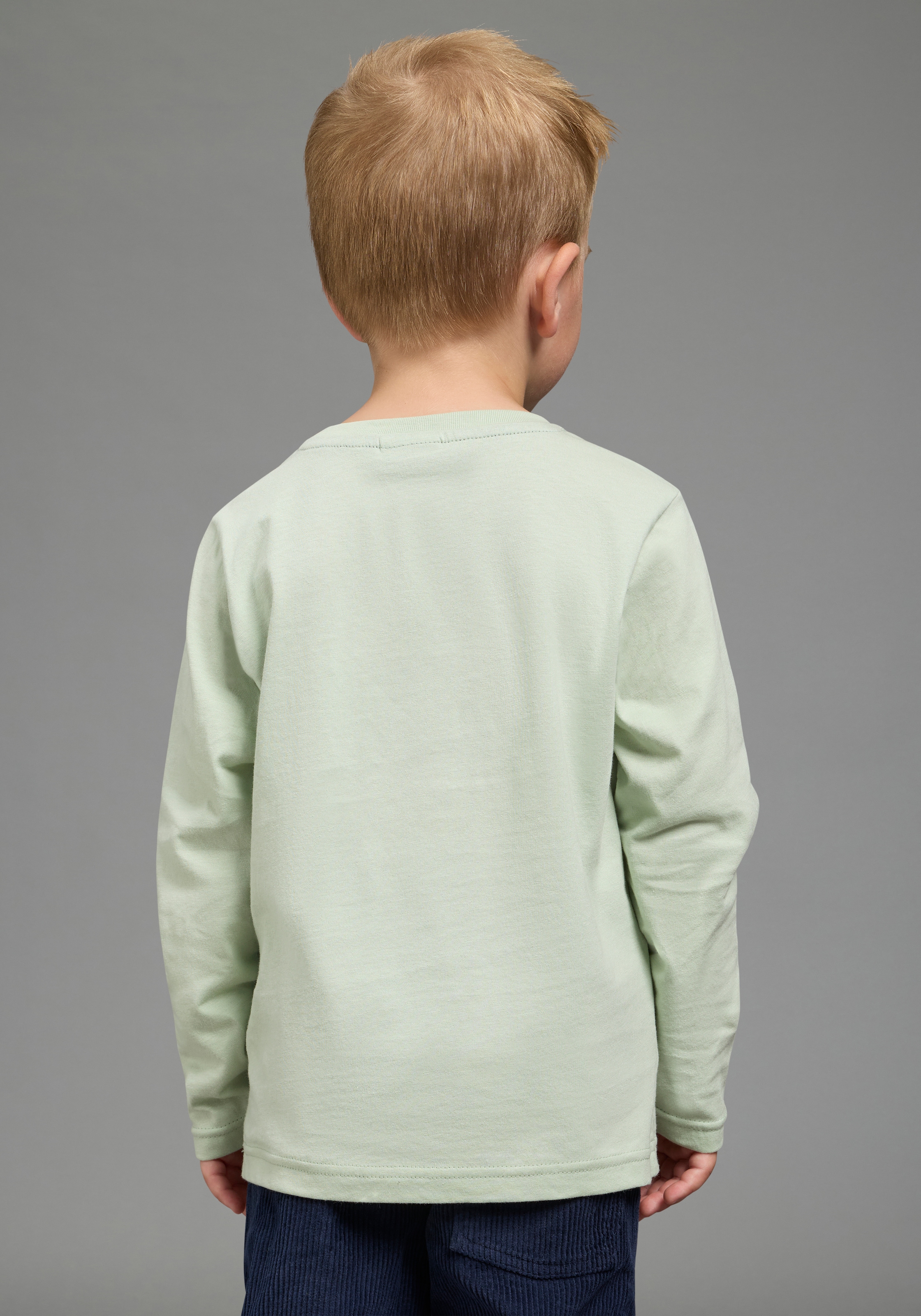 KIDSWORLD Langarmshirt »Shirt mit grosser Traktor Frottee-Applikation« hüftlange Basic-Passform, Langarm, modischer Stil