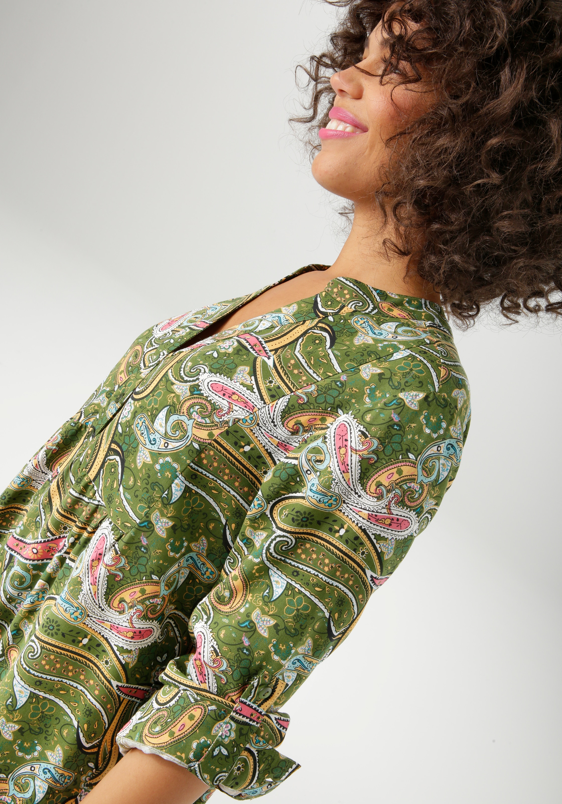 Aniston CASUAL Maxikleid mit farbenfrohen Paisley-Muster bedruckt