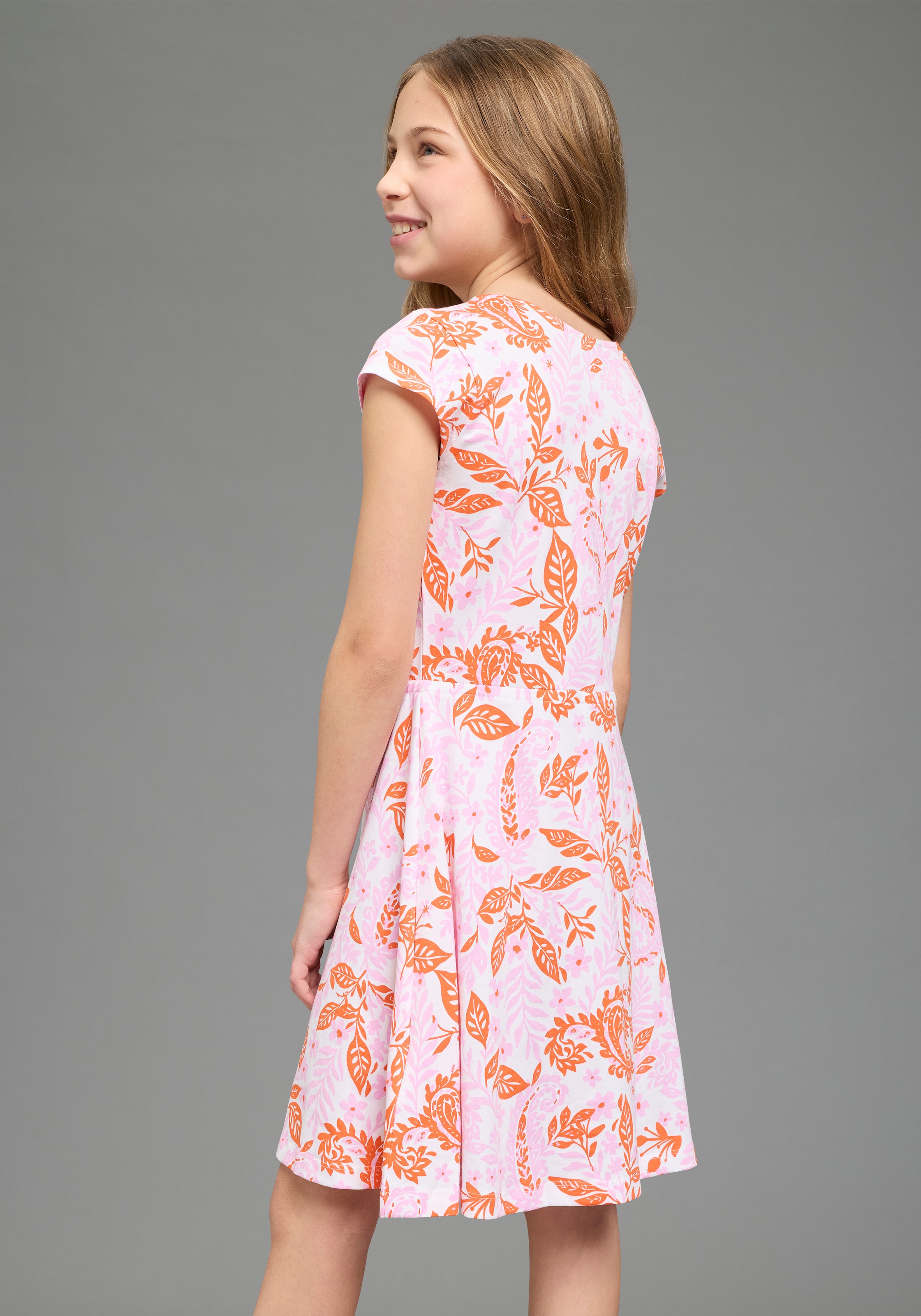 KIDSWORLD Robe en jersey »Kleid mit Paisley-Allover Muster« style tendance, pour filles, en jersey simple, manches courtes
